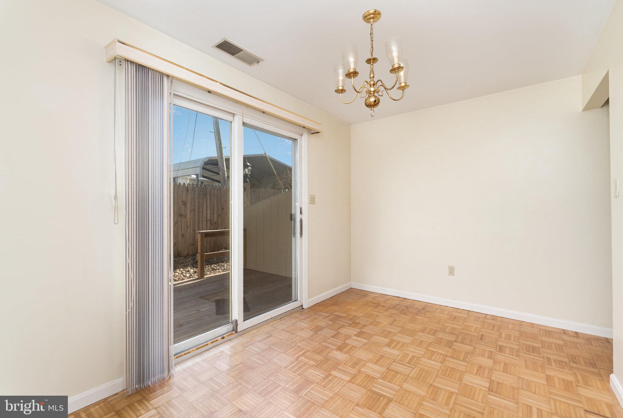 DUKE STREET COMMONS - Residential