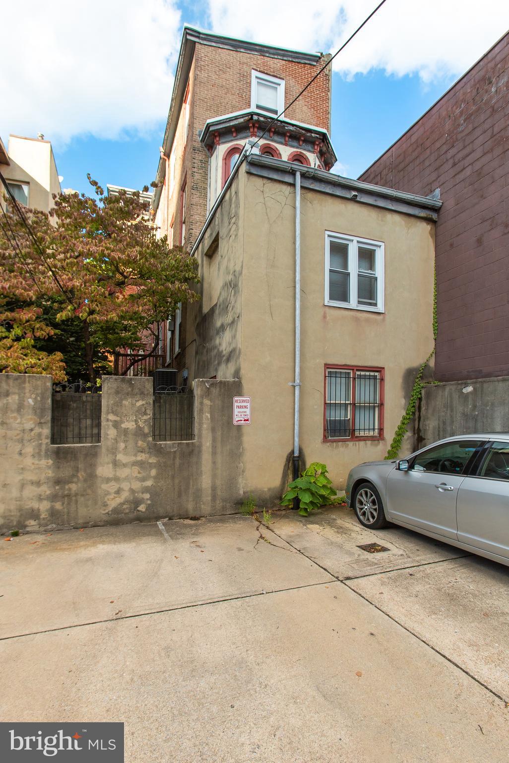 FAIRMOUNT - Residential Income
