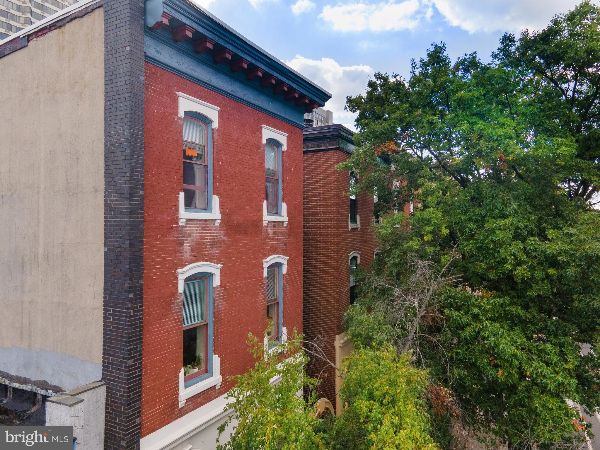 FAIRMOUNT - Residential Income