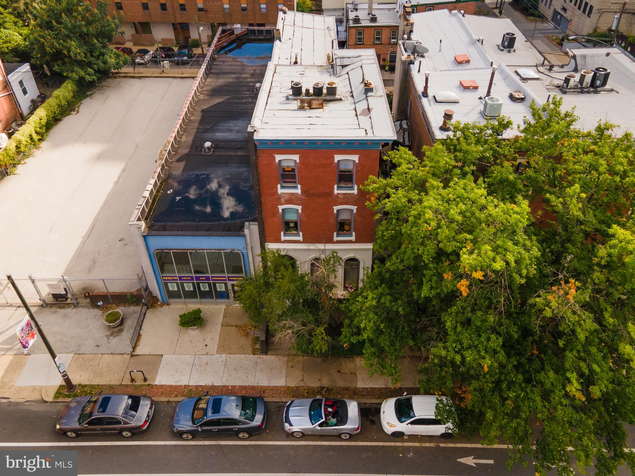 FAIRMOUNT - Residential Income