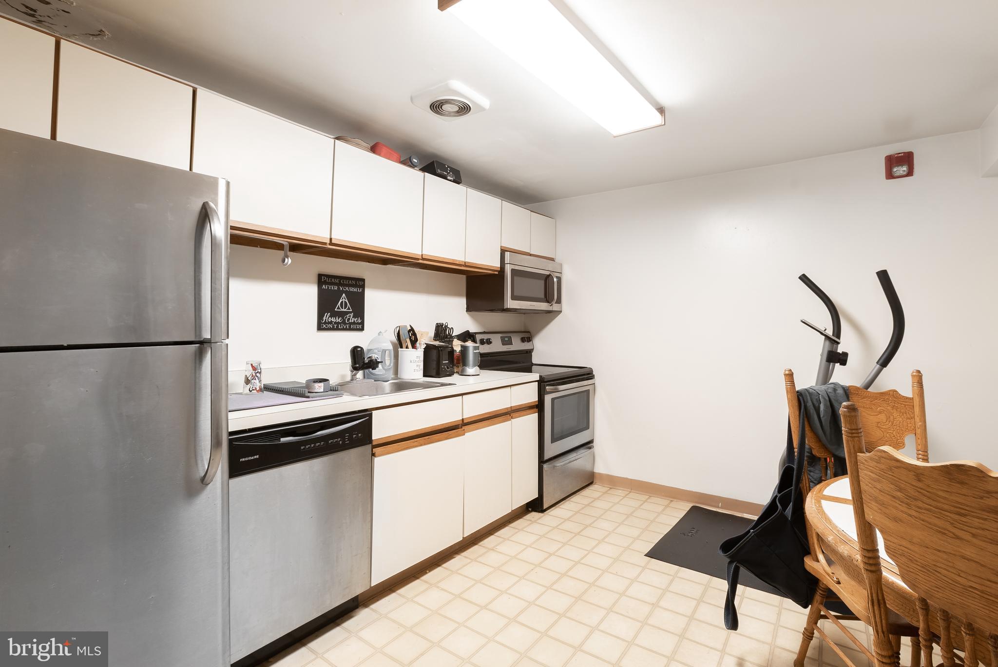 FAIRMOUNT - Residential Income