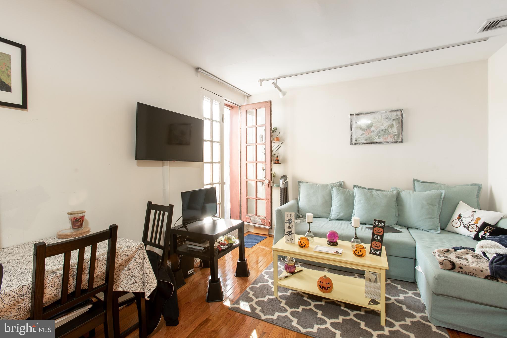 FAIRMOUNT - Residential Income