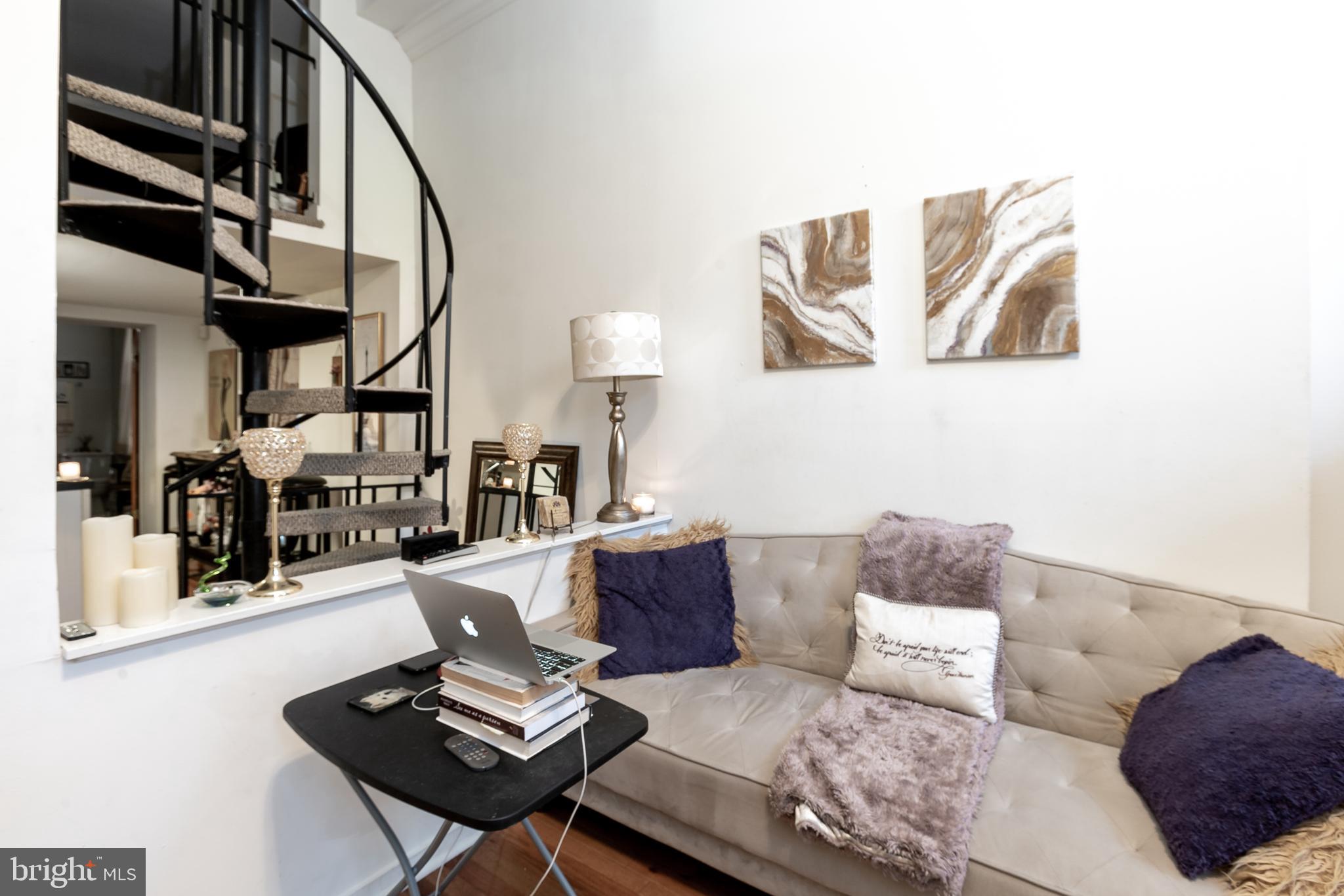 FAIRMOUNT - Residential Income