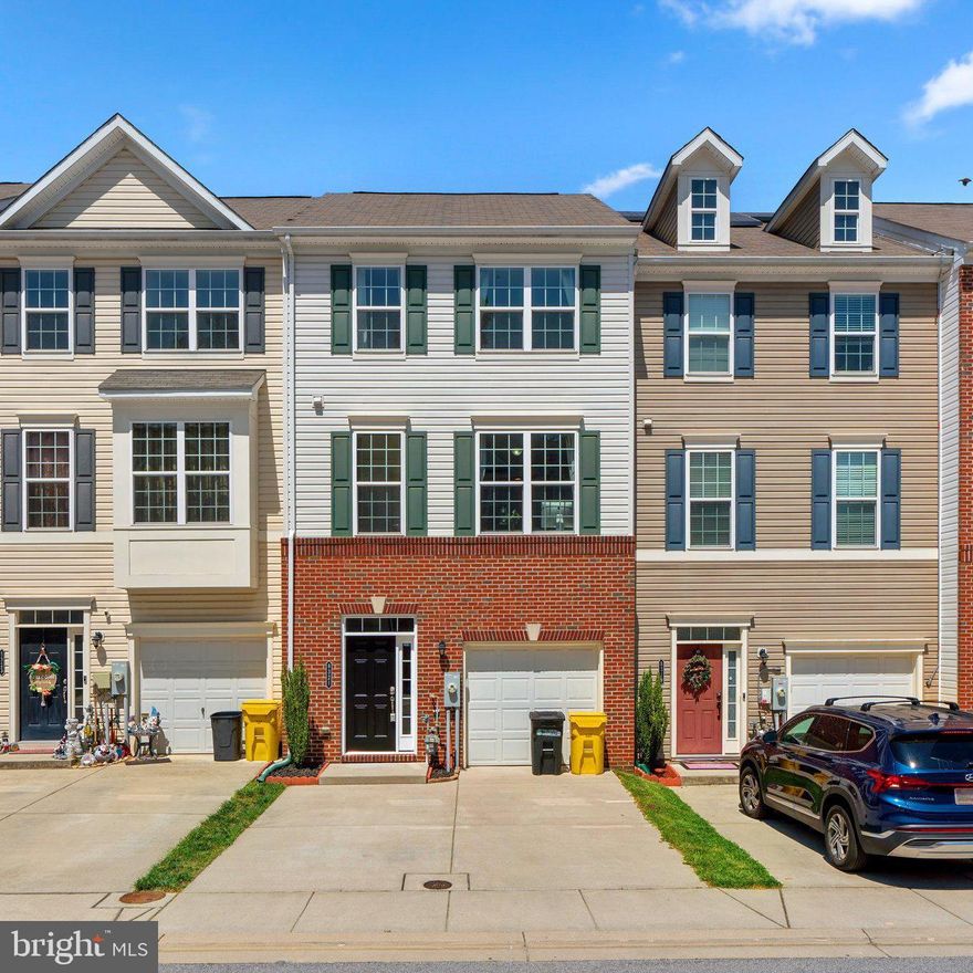 Welcome to this stunning and spacious 3-level, 3-bedroom home that offers an incredible living experience. With exquisite features such as hardwood floors, granite countertops, and a subway tile backsplash in the kitchen, this home effortlessly combines style and functionality.
The kitchen is truly a chef's dream, boasting a center island and ample countertop space for all your culinary adventures. Enjoy casual meals or entertain guests with ease at the countertop stool seating area, creating a social hub within your home.
Natural light floods the entire house, illuminating each room and creating a warm and inviting ambiance throughout. The open floor plan seamlessly connects the kitchen, dining area, and living room, providing a perfect space for both everyday living and hosting gatherings.
Step outside onto the deck, accessible from the dining area, and take in the beautiful surroundings while enjoying alfresco dining or simply unwinding with a cup of coffee.
The lower level of this home is a walkout, offering easy access to the backyard and expanding your living space. It presents a fantastic opportunity to create a personalized retreat, whether it be a home office, a gym, or a recreation room - the possibilities are endless.
This home offers three spacious bedrooms, providing comfort and privacy for the entire family. The primary bedroom is a serene haven, complete with an en-suite bathroom and ample closet space.
Don't miss your chance to make this exceptional home your own. Schedule a showing today and experience the perfect combination of luxury, comfort, and practicality in this remarkable property.