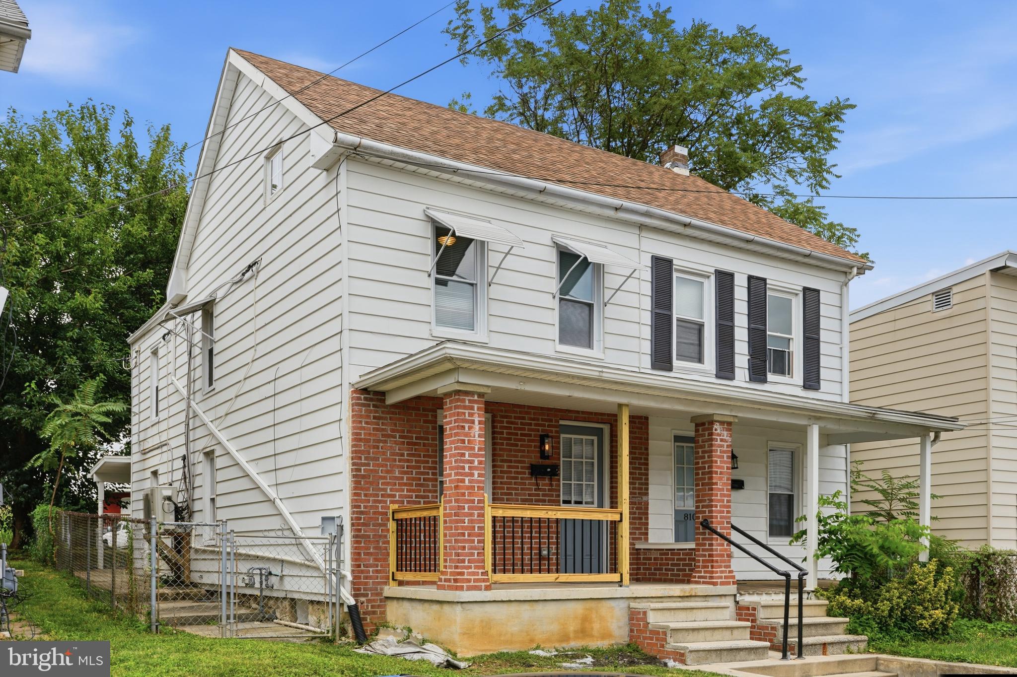 812 DALE STREET