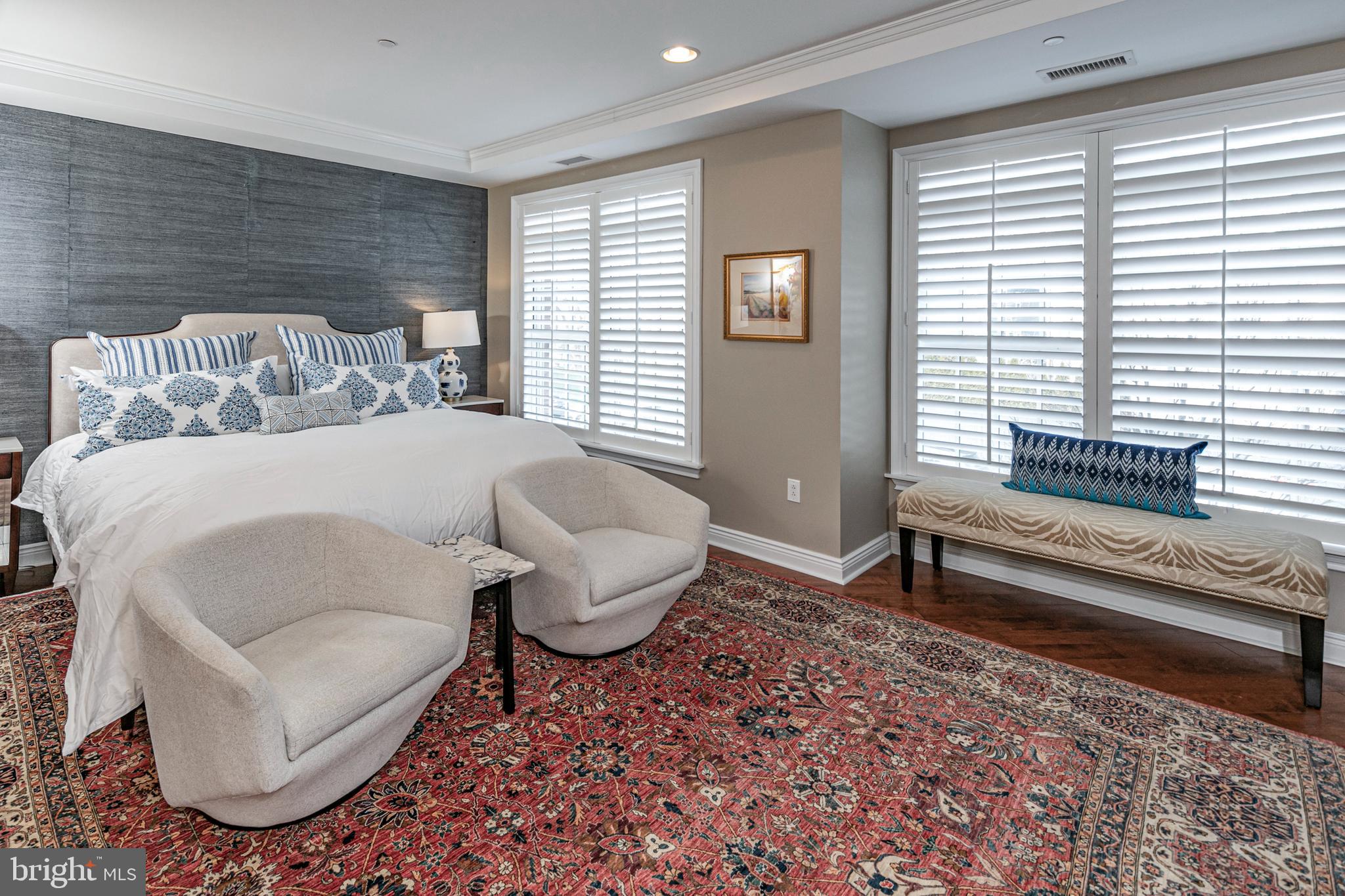 PALMER SQUARE - Residential