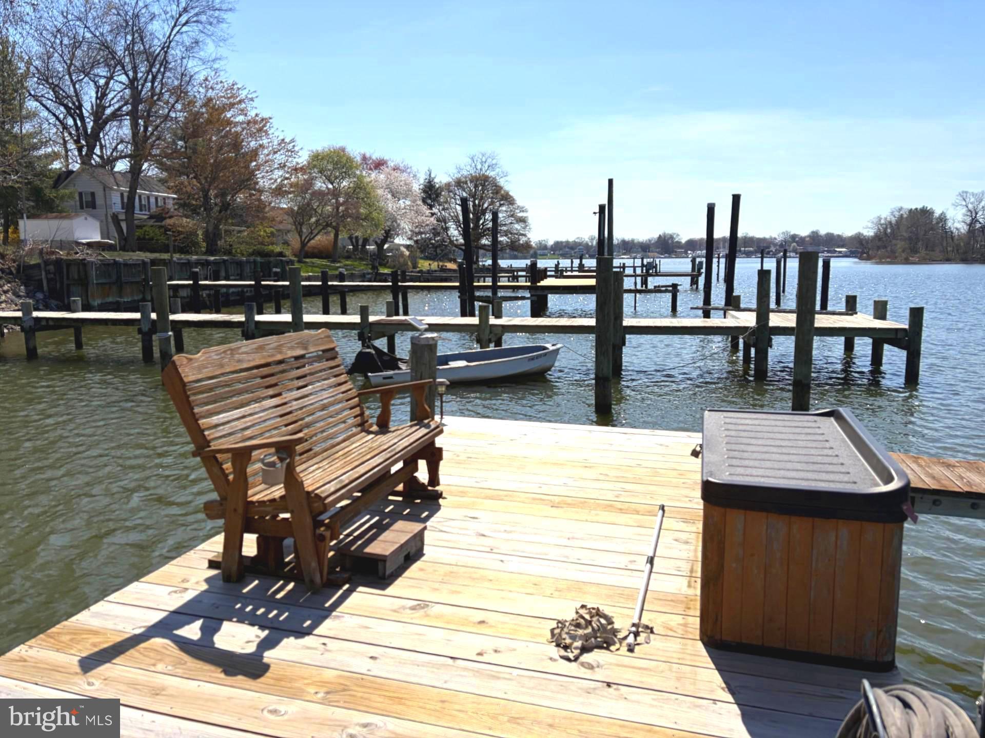 MIDDLE RIVER - Residential