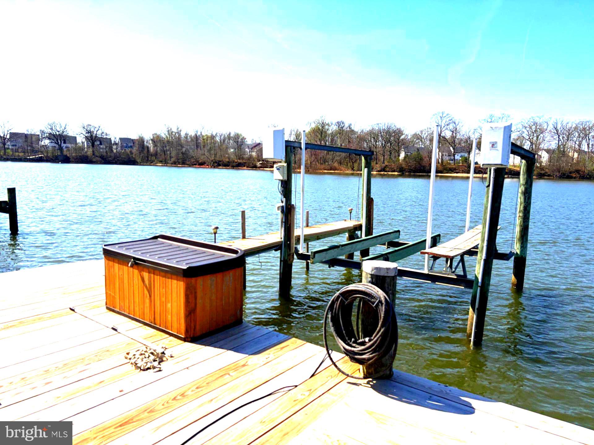 MIDDLE RIVER - Residential