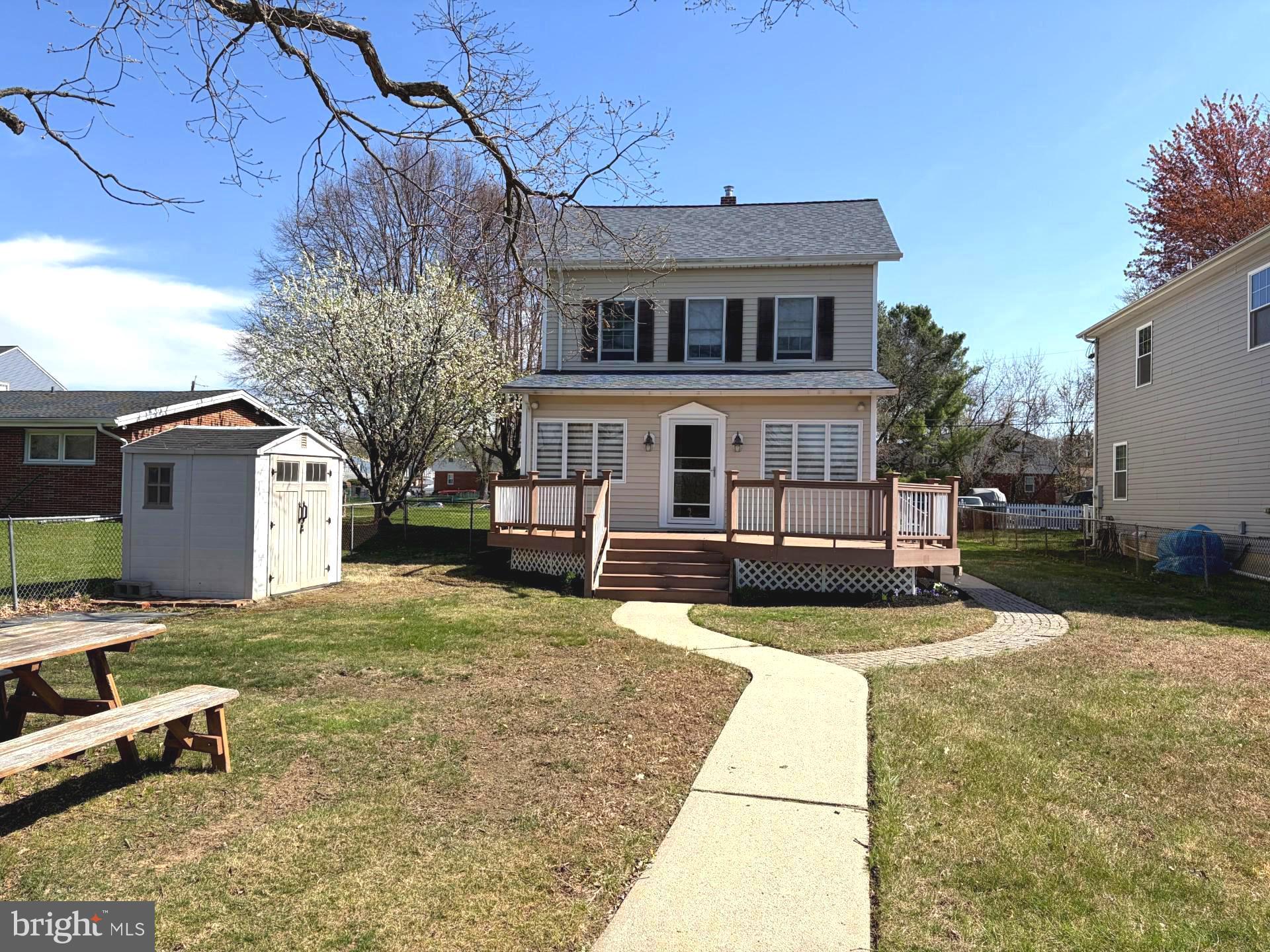 MIDDLE RIVER - Residential