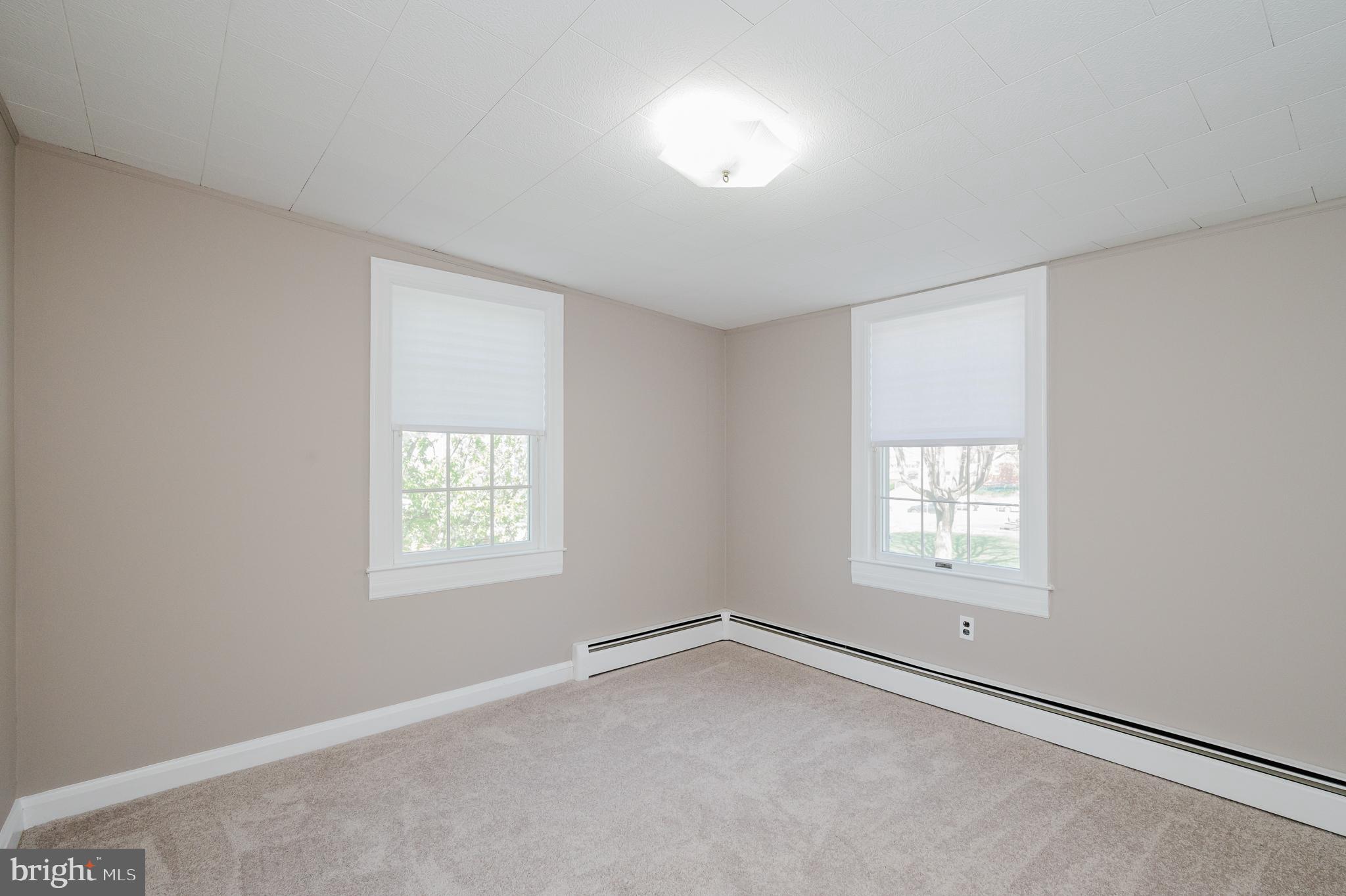 MIDDLE RIVER - Residential