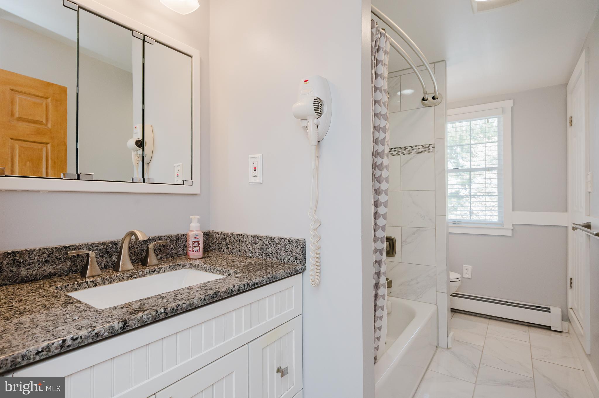 MIDDLE RIVER - Residential