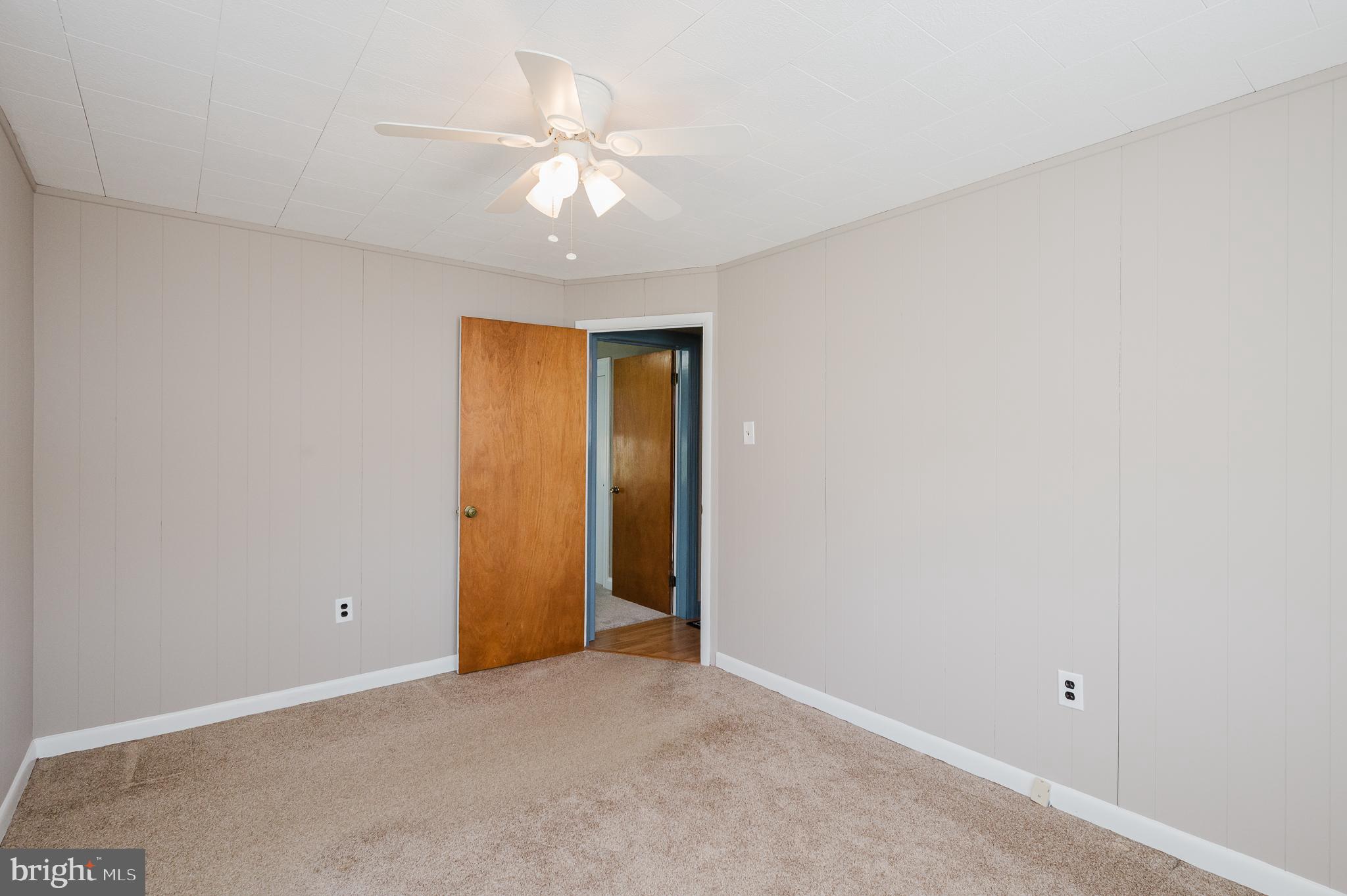 MIDDLE RIVER - Residential