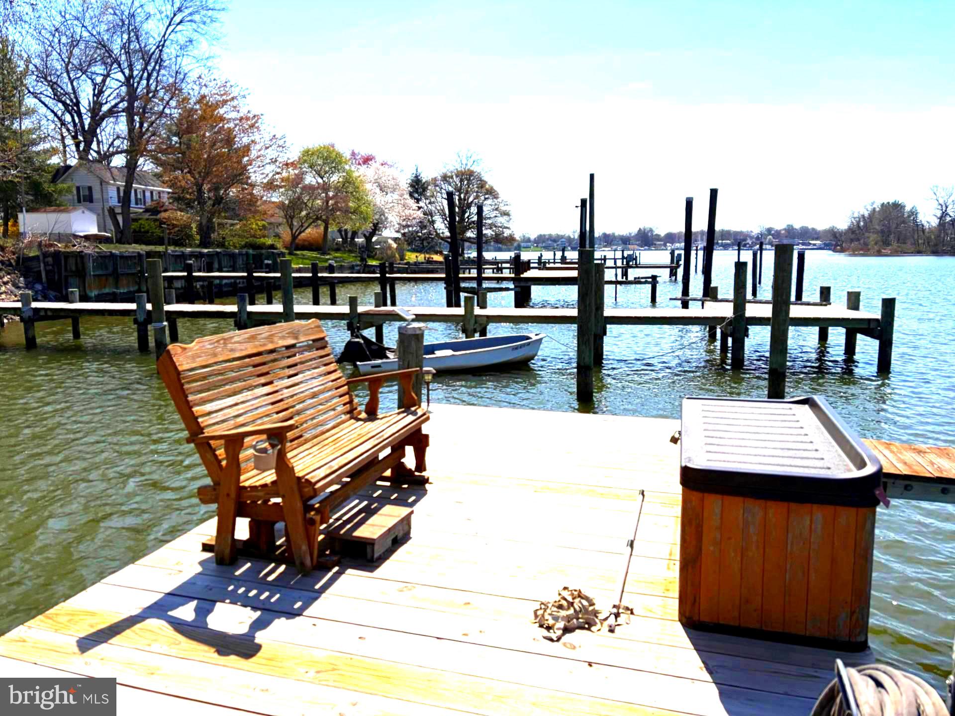 MIDDLE RIVER - Residential