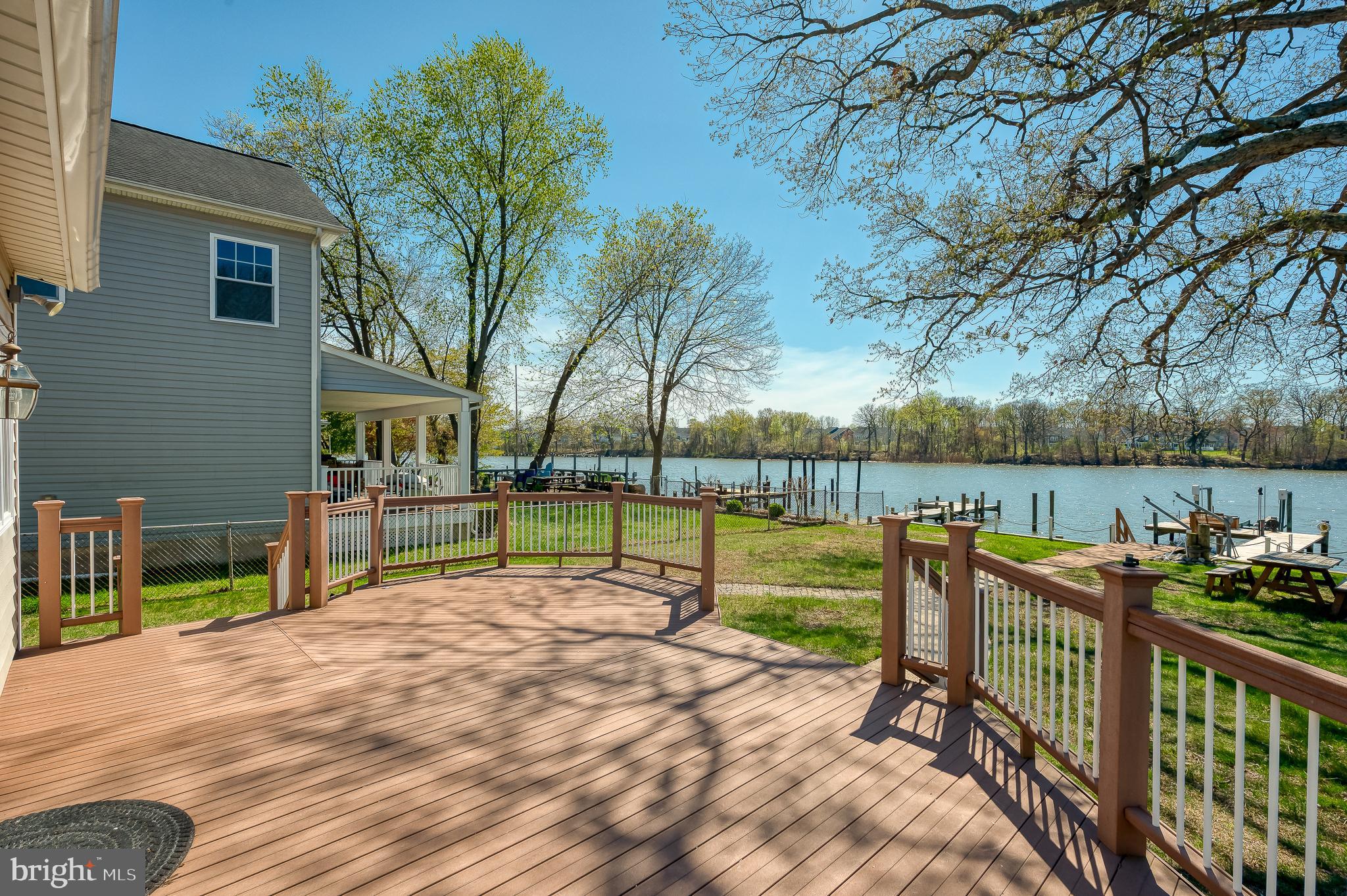 MIDDLE RIVER - Residential