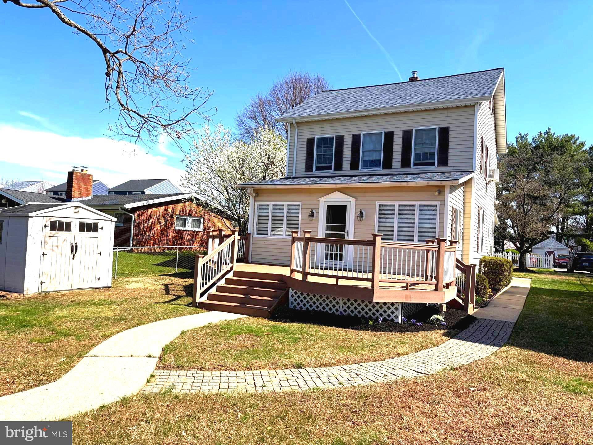 MIDDLE RIVER - Residential