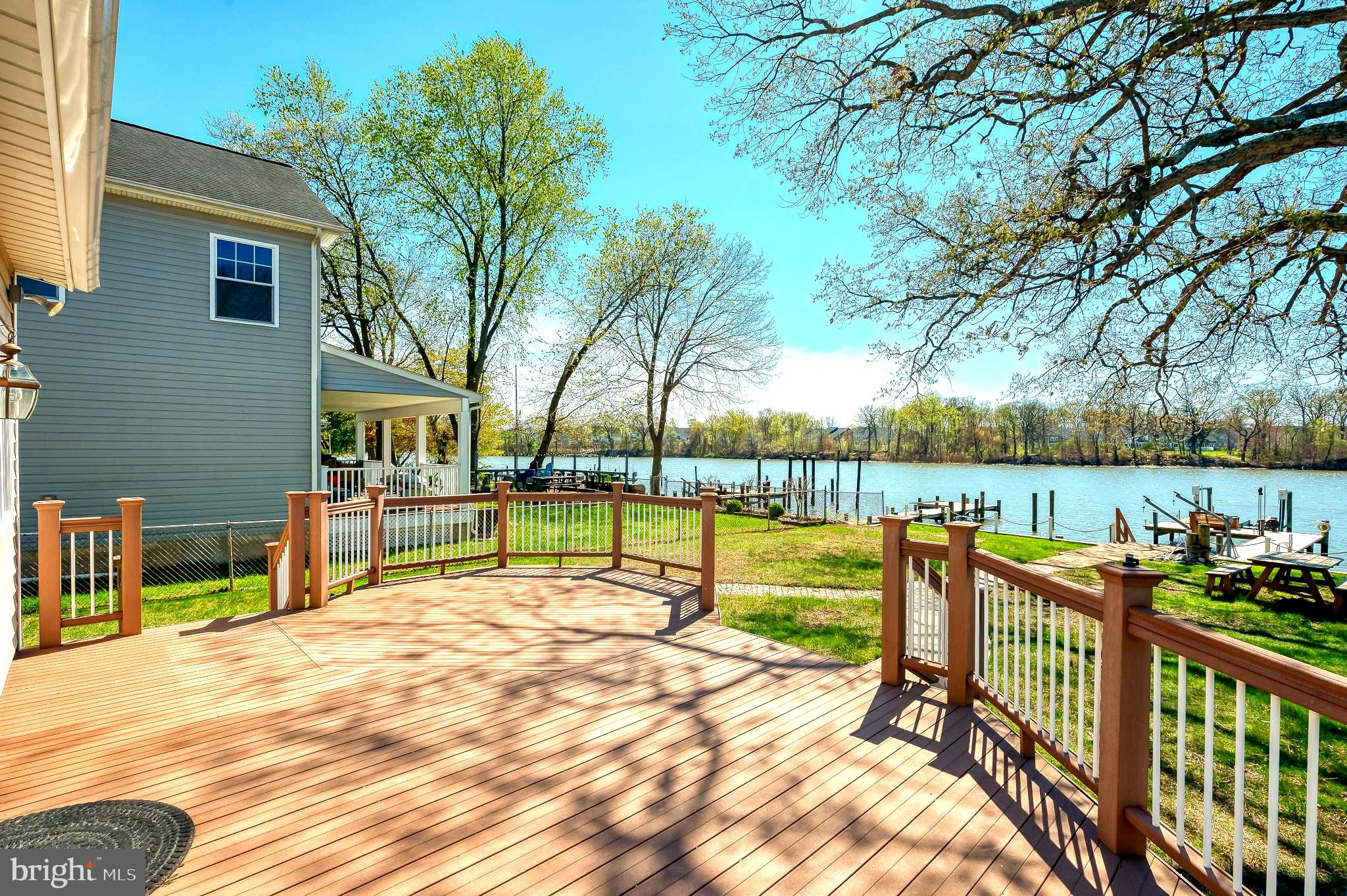 MIDDLE RIVER - Residential