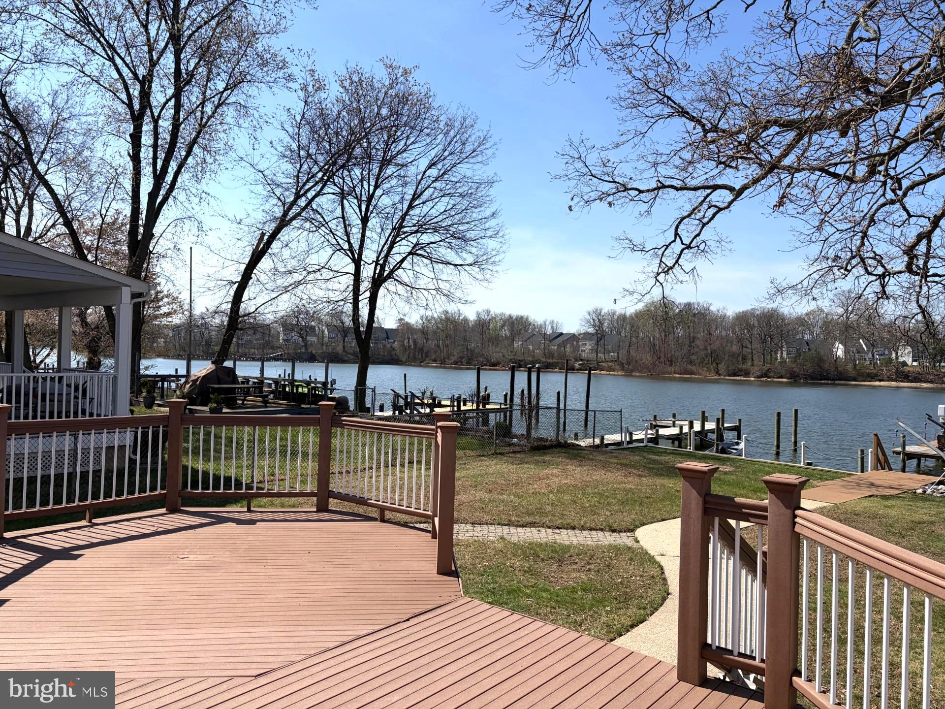 6 W KINGSTON PARK LANE