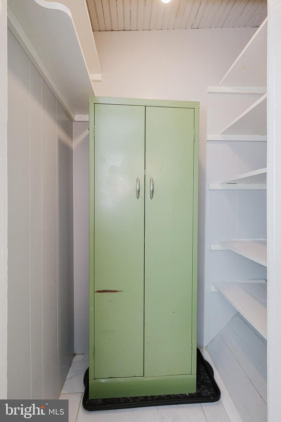 MIDDLE RIVER - Residential