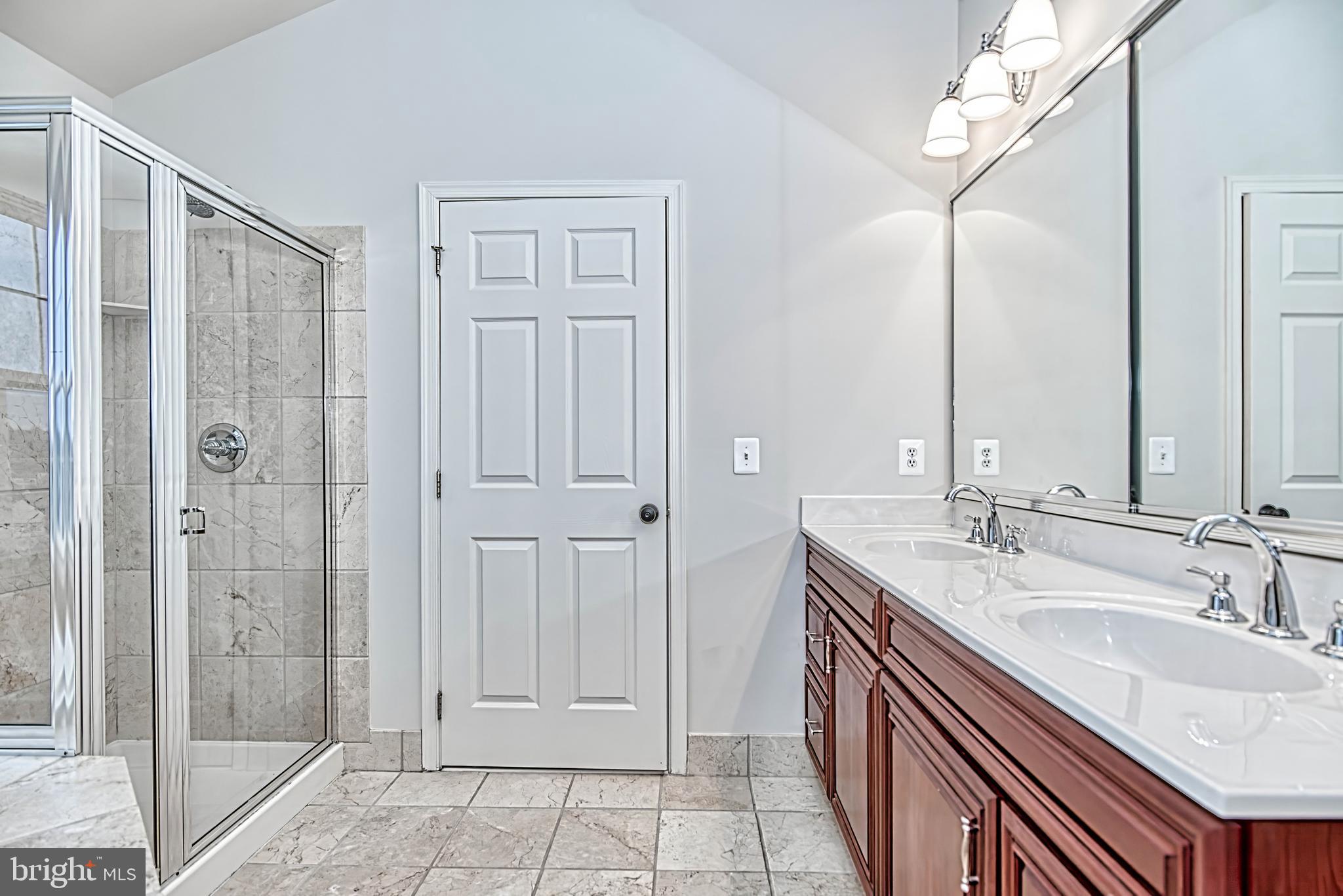 BELMONT COUNTRY CLUB - Residential Lease