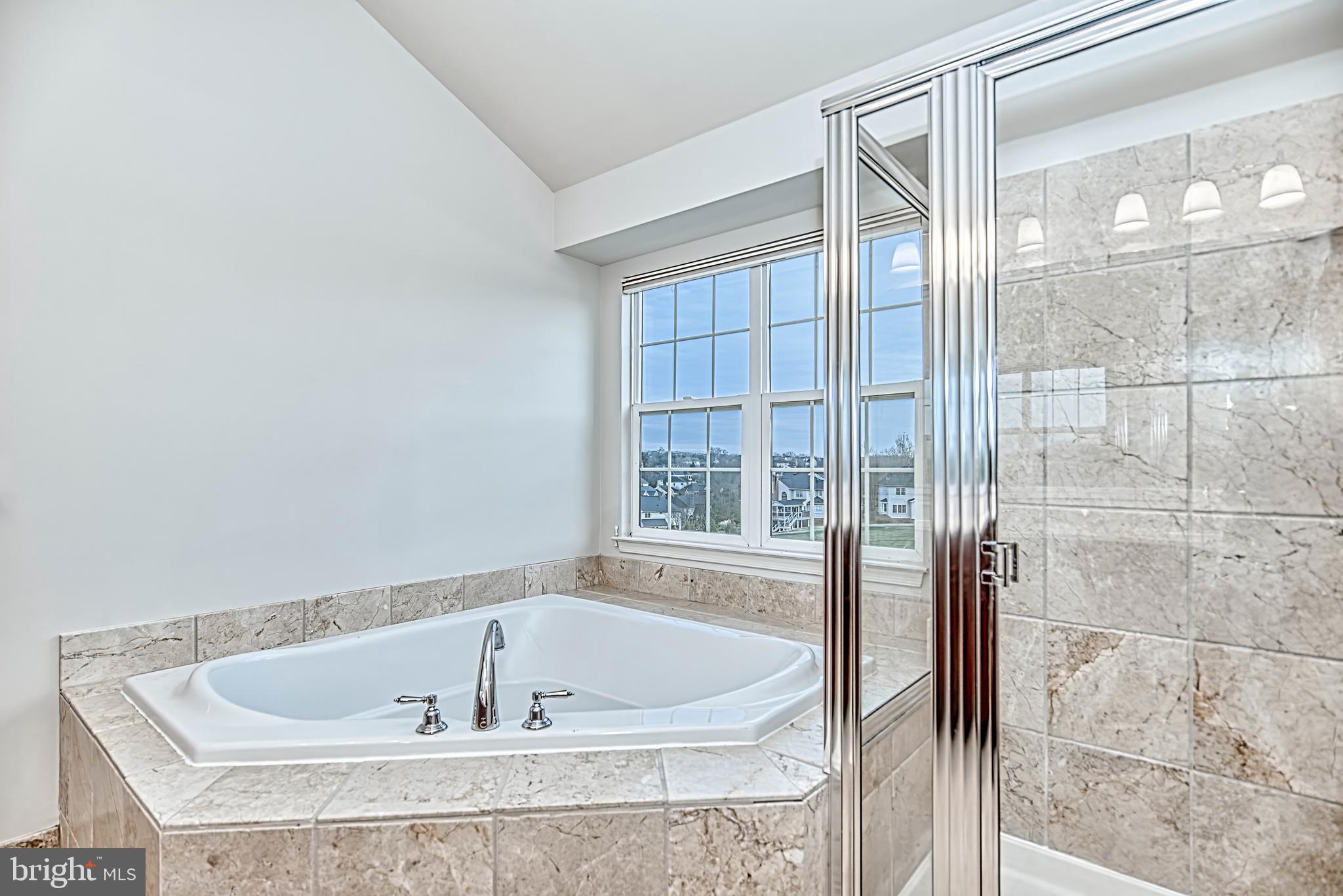 BELMONT COUNTRY CLUB - Residential Lease