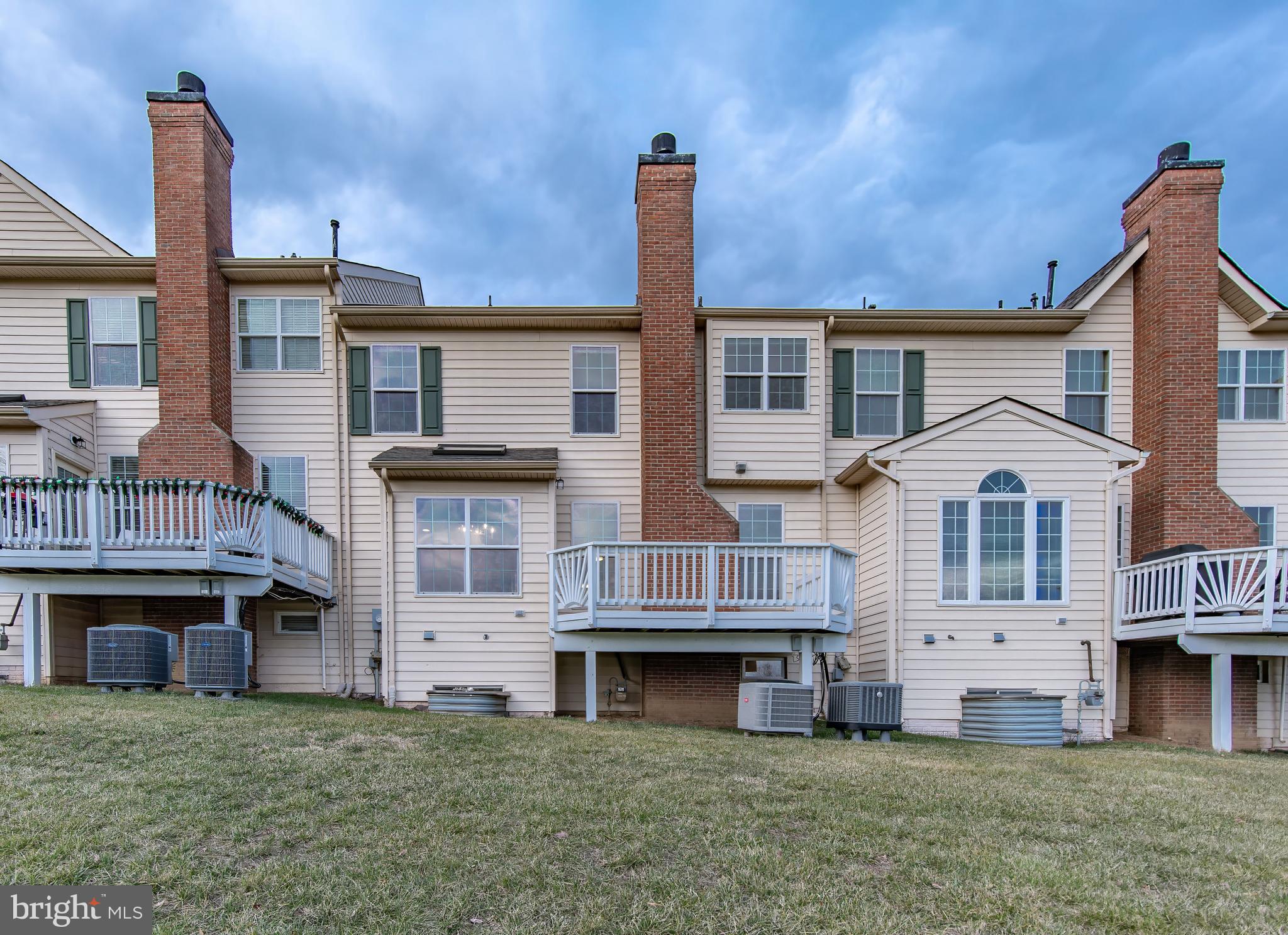 BELMONT COUNTRY CLUB - Residential Lease