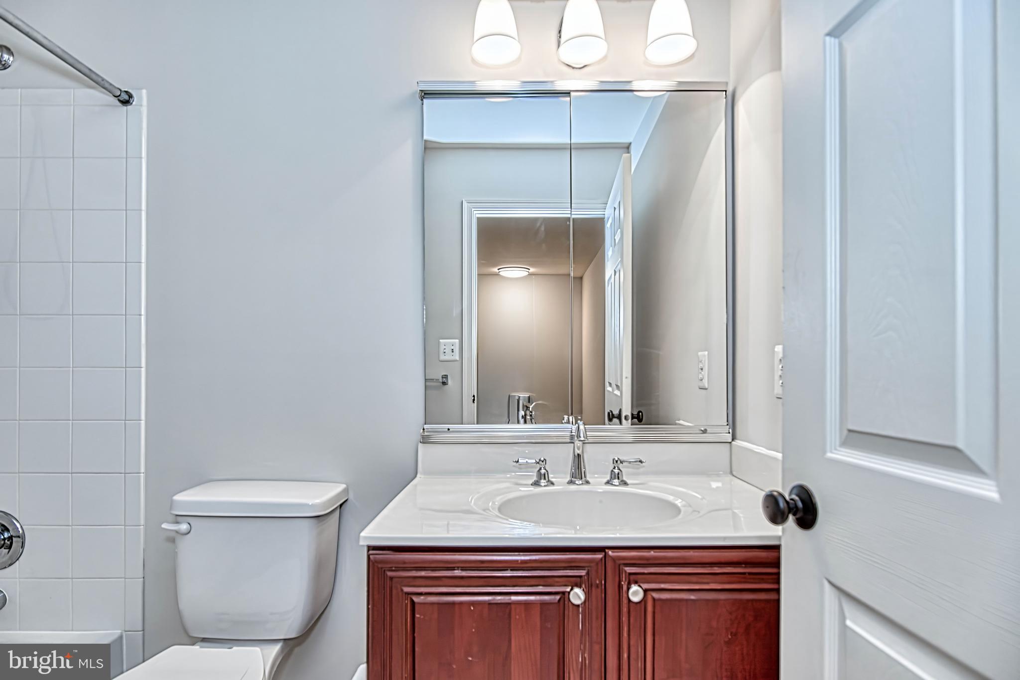 BELMONT COUNTRY CLUB - Residential Lease