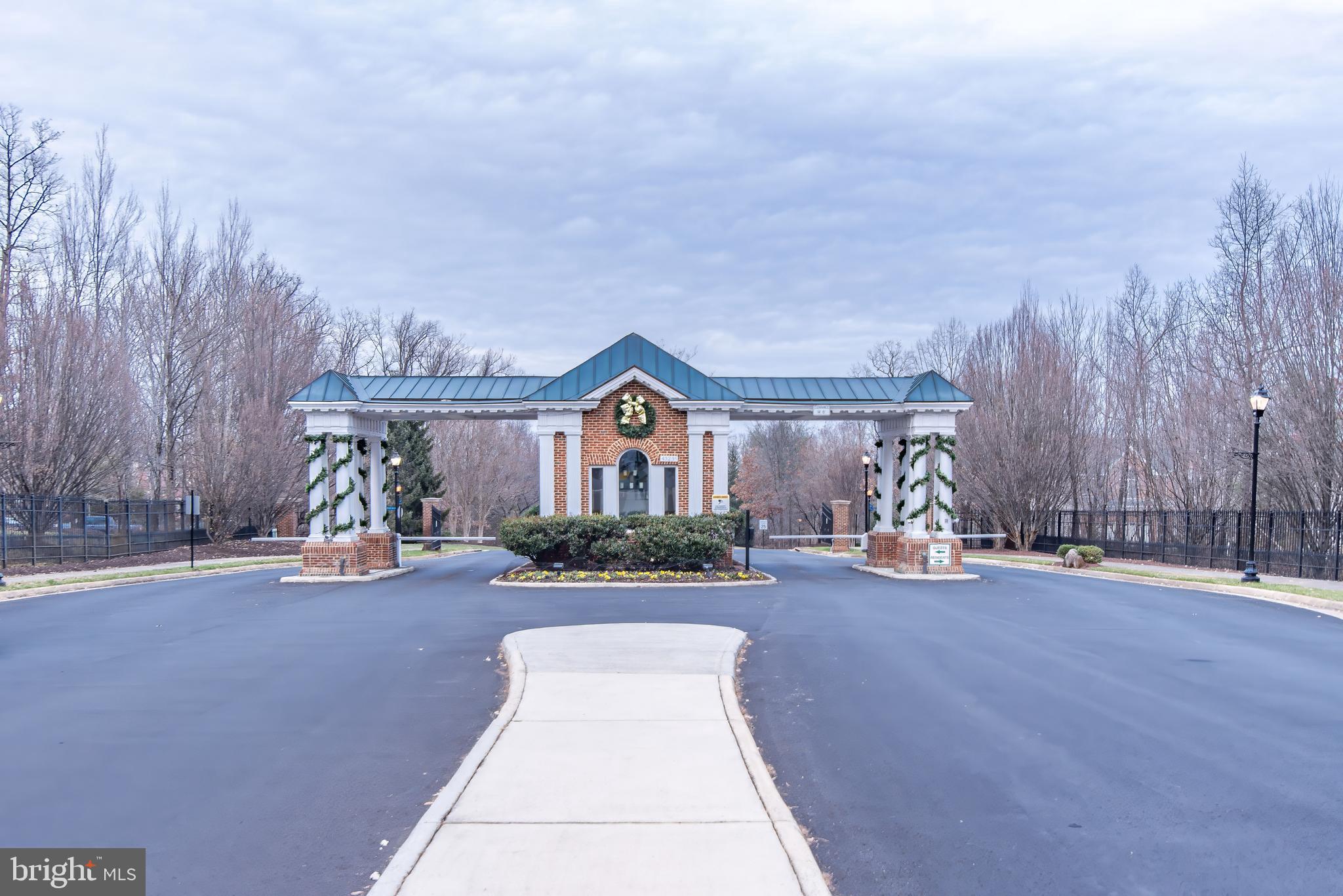 BELMONT COUNTRY CLUB - Residential Lease