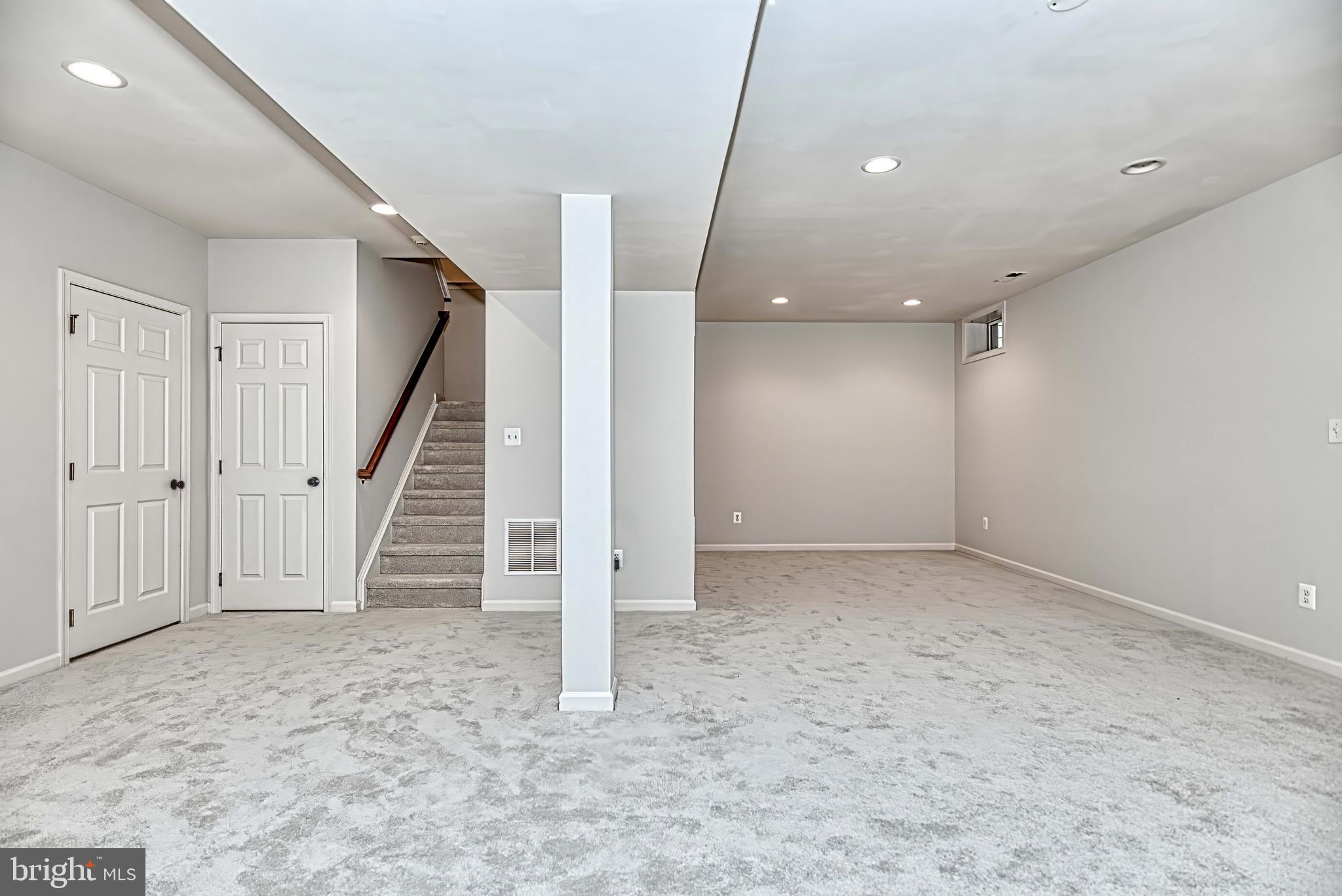 BELMONT COUNTRY CLUB - Residential Lease