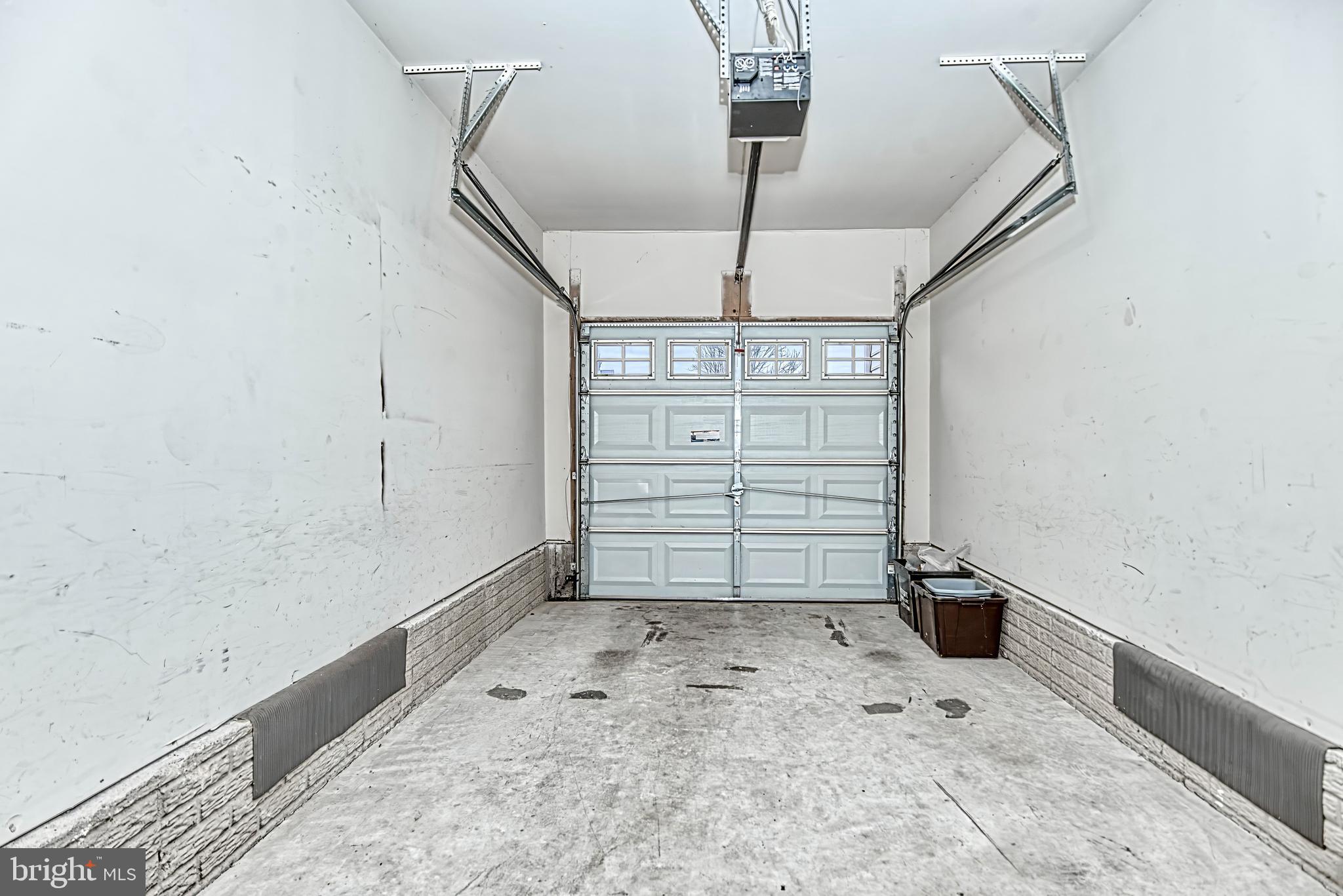 BELMONT COUNTRY CLUB - Residential Lease