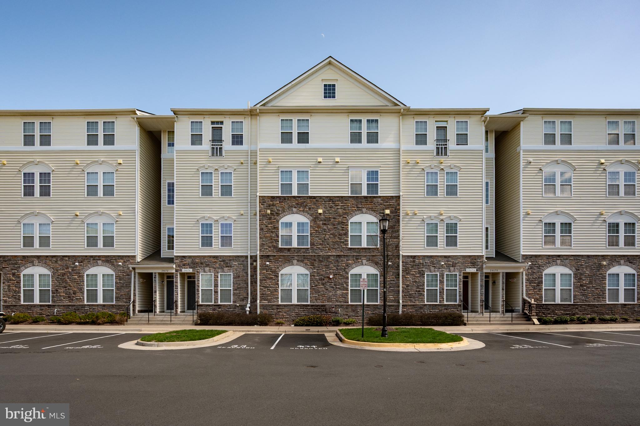 24672 BYRNE MEADOW SQUARE