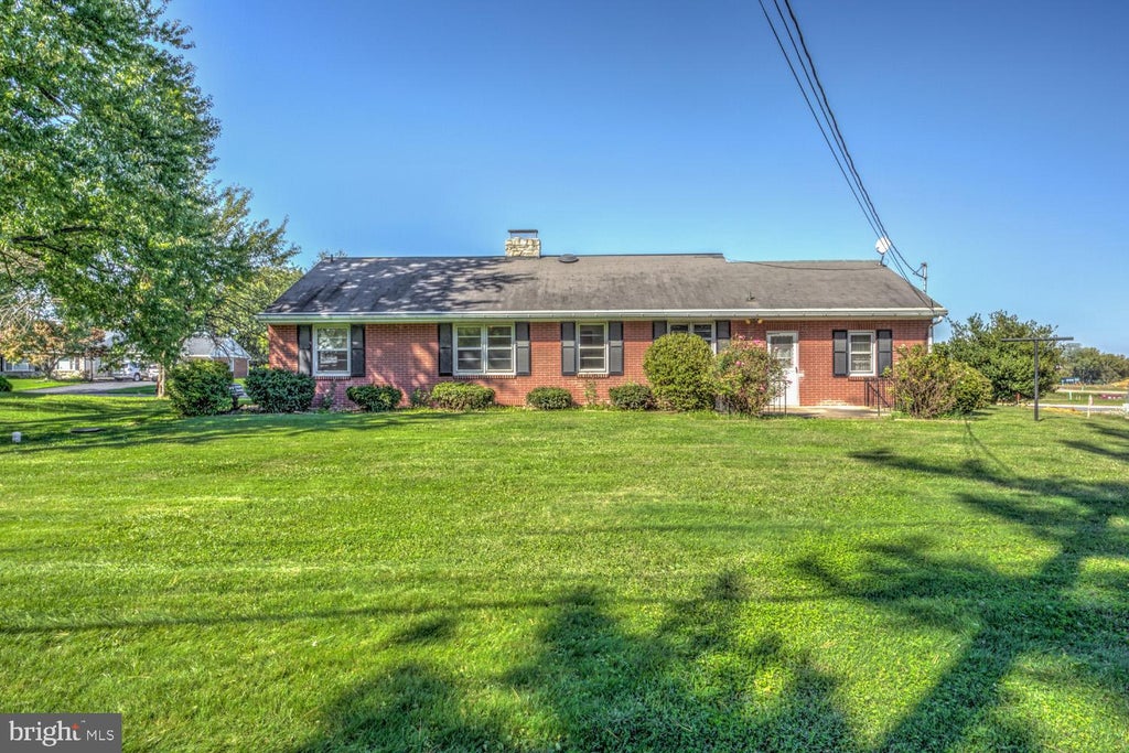 Photo of 1010 Bluegrass Rd, Lancaster, PA 17601 (MLS # PALA2043294)