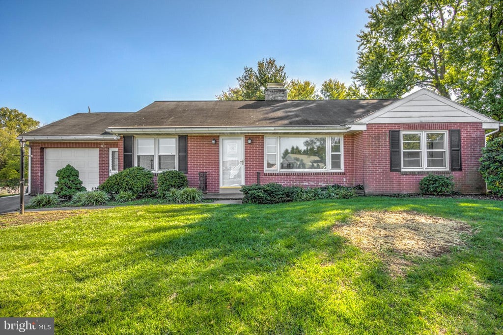 Photo of 1010 Bluegrass Rd, Lancaster, PA 17601 (MLS # PALA2043294)