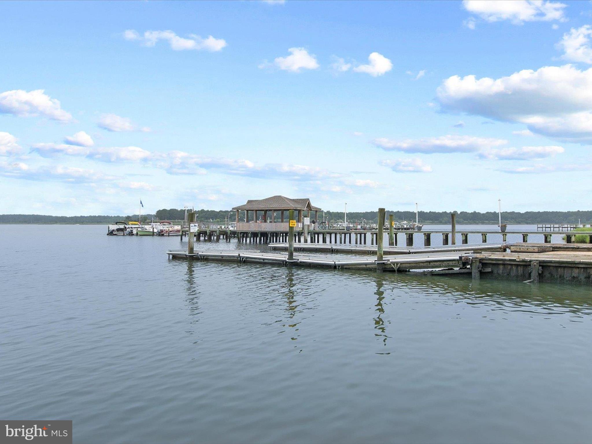 GULL POINT - Residential