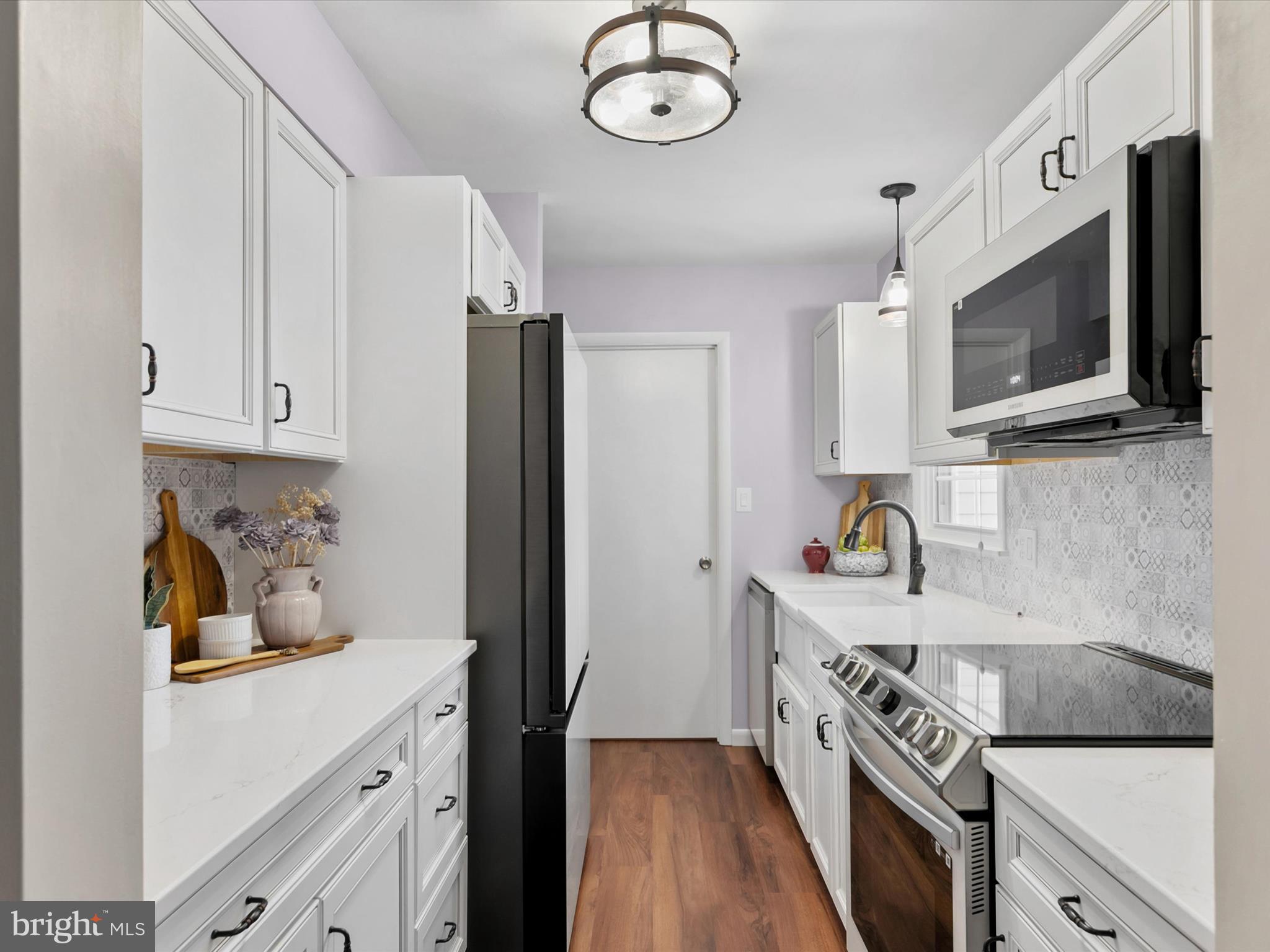 GULL POINT - Residential