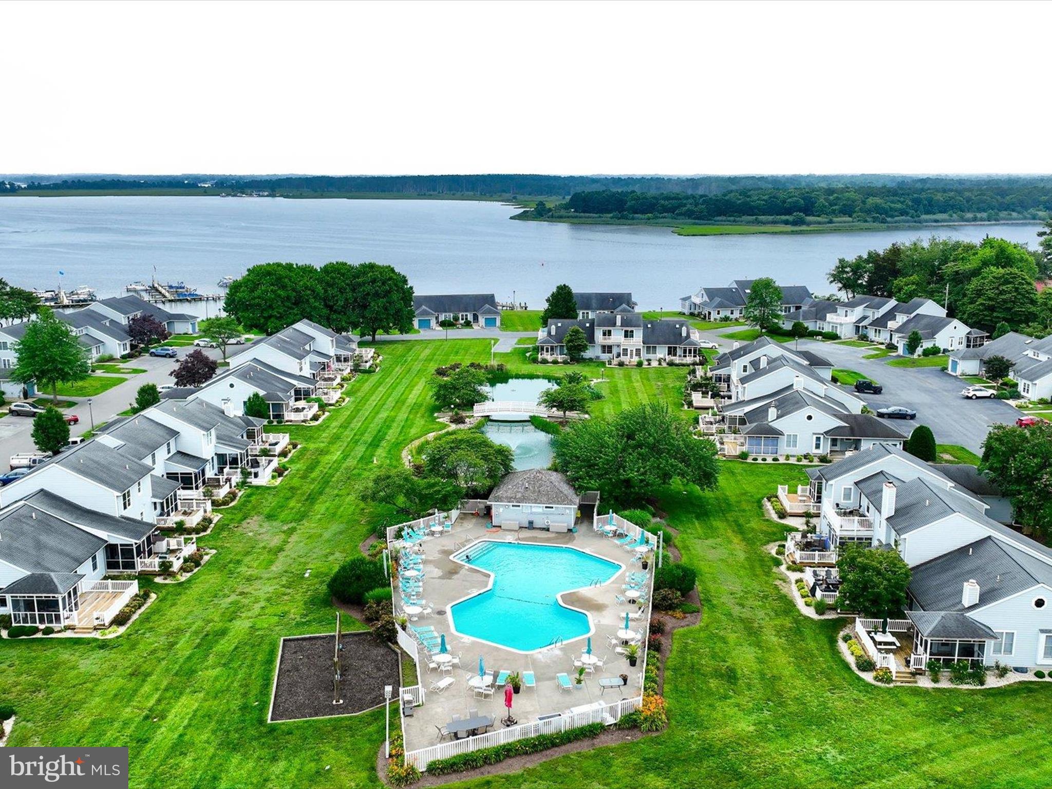 GULL POINT - Residential