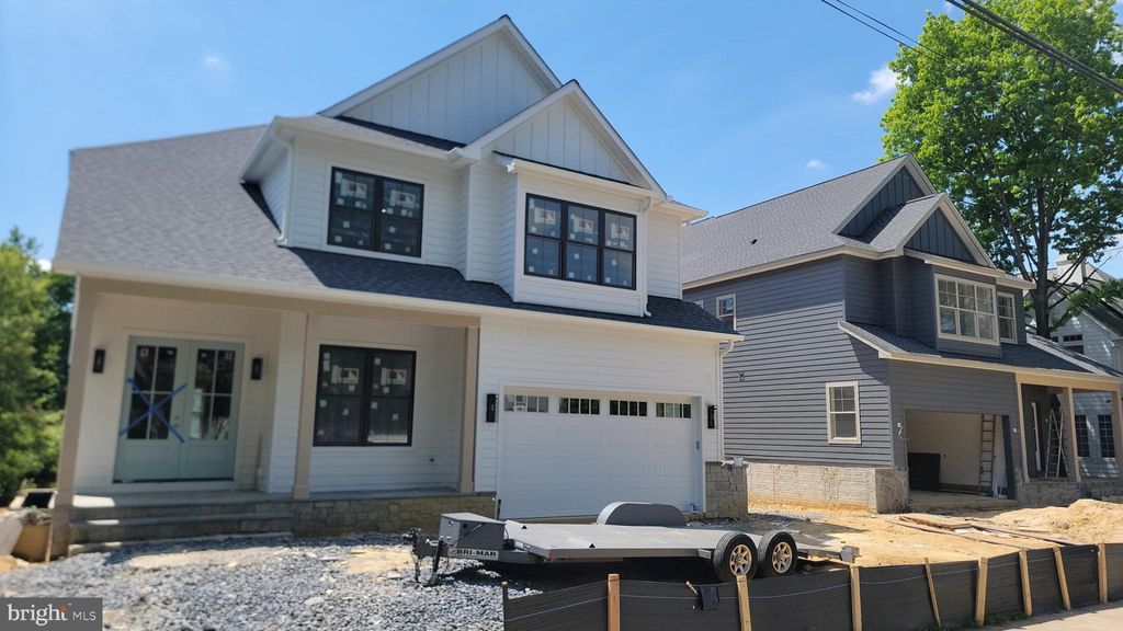 Photo of 4628 3rd Street S, ARLINGTON, VA 22204 (MLS # VAAR2072402)