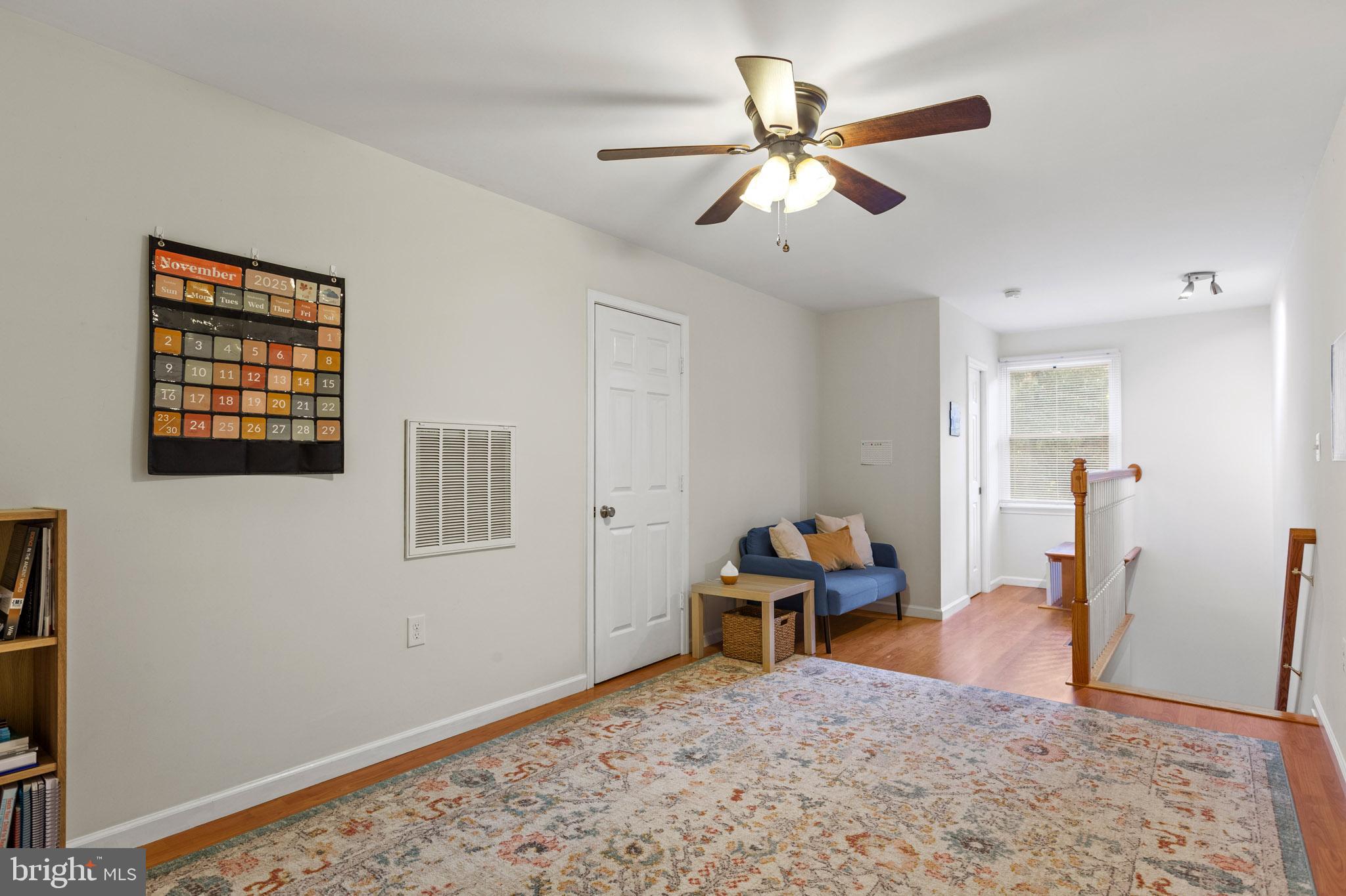 COUNTRY LAKES - Residential