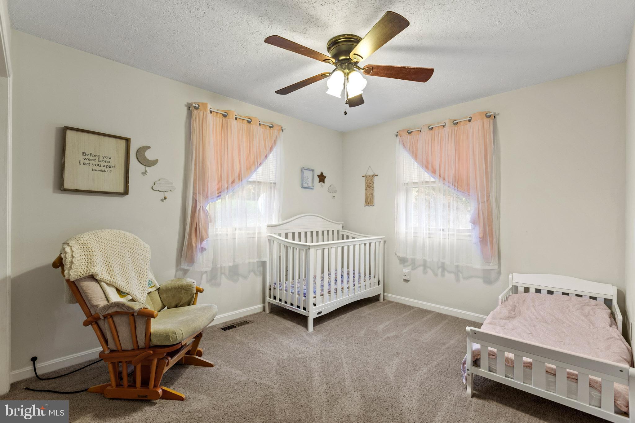 COUNTRY LAKES - Residential