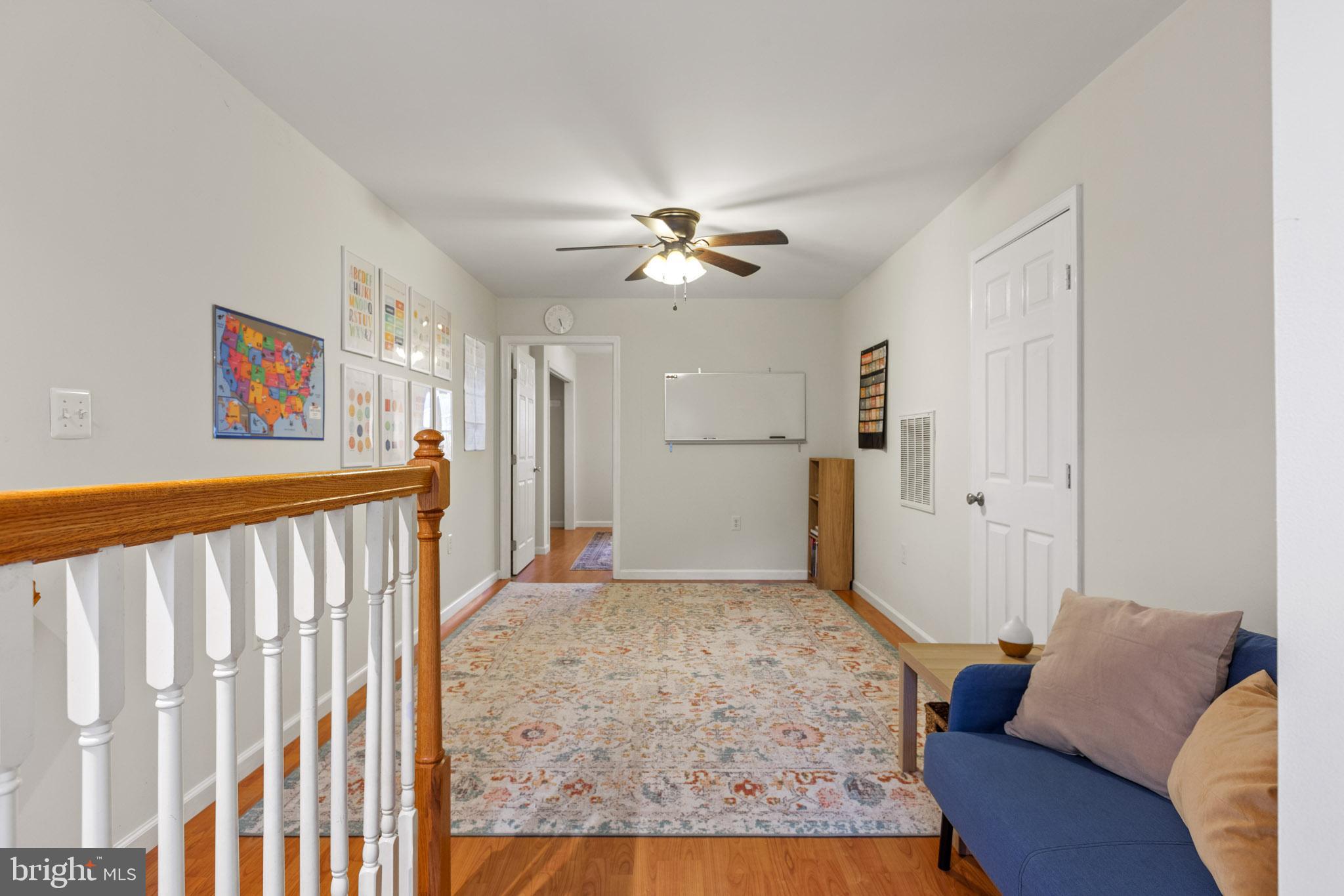 COUNTRY LAKES - Residential