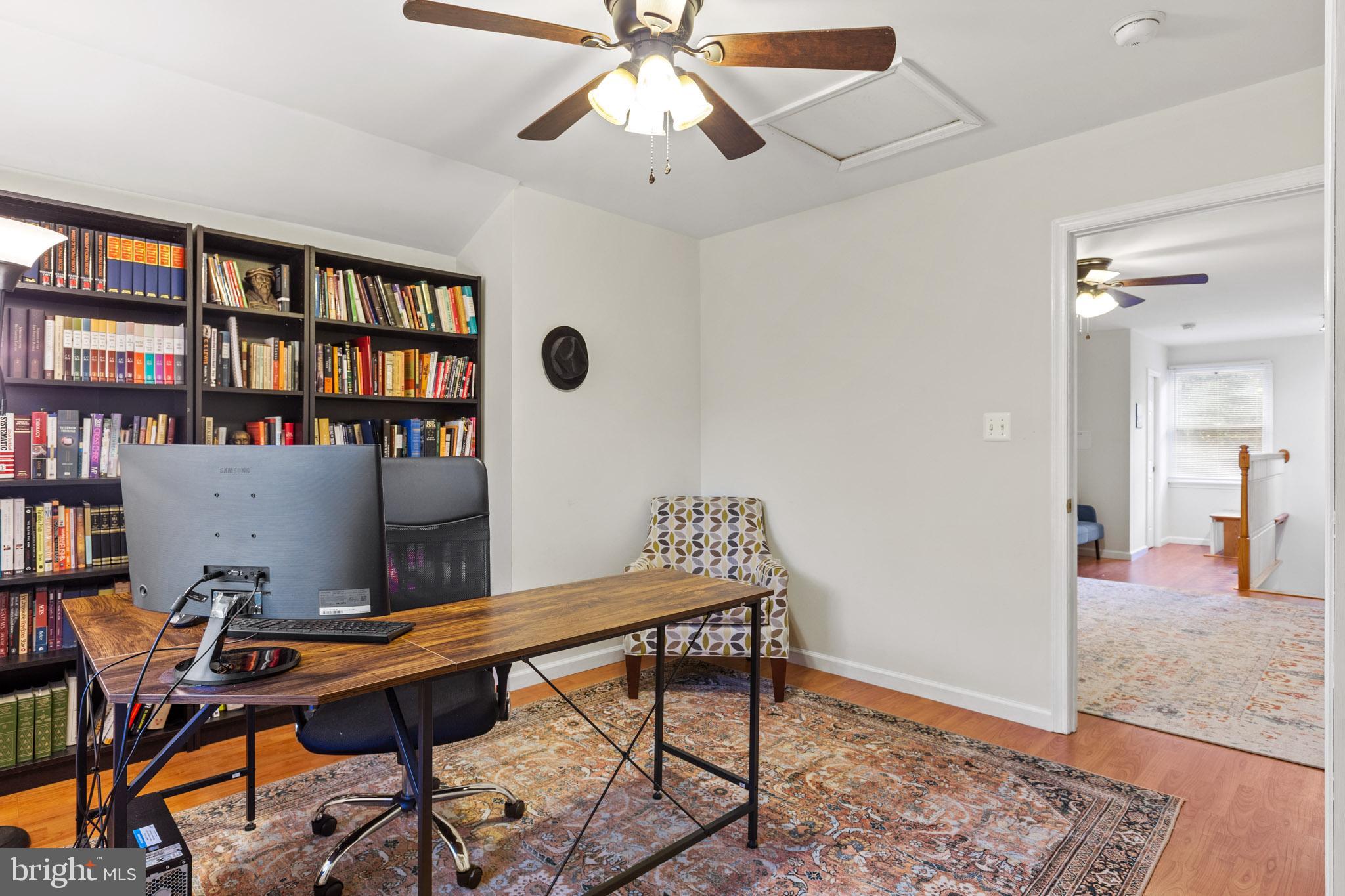 COUNTRY LAKES - Residential