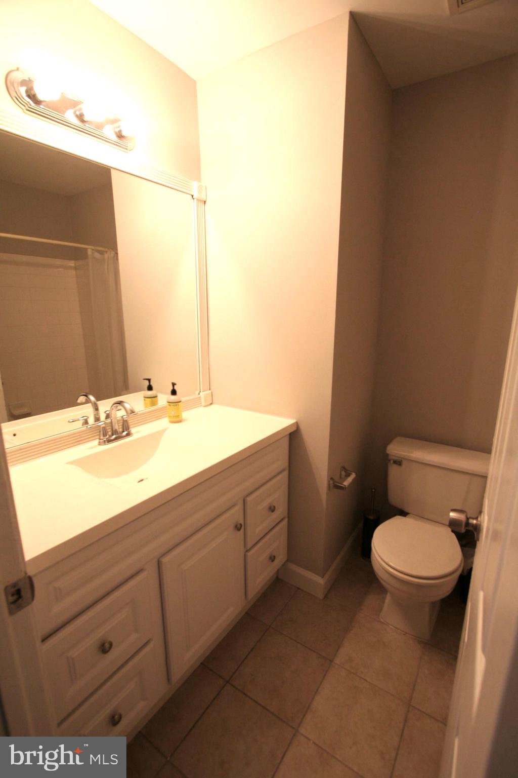 ELKRIDGE TOWN CENTER - Residential Lease