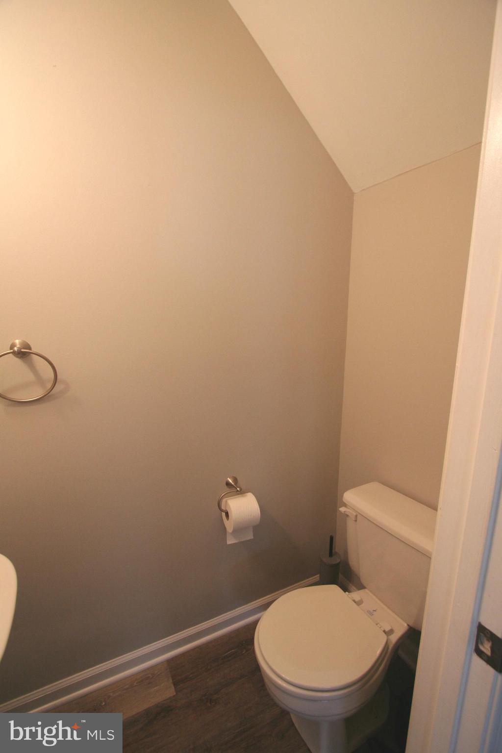 ELKRIDGE TOWN CENTER - Residential Lease