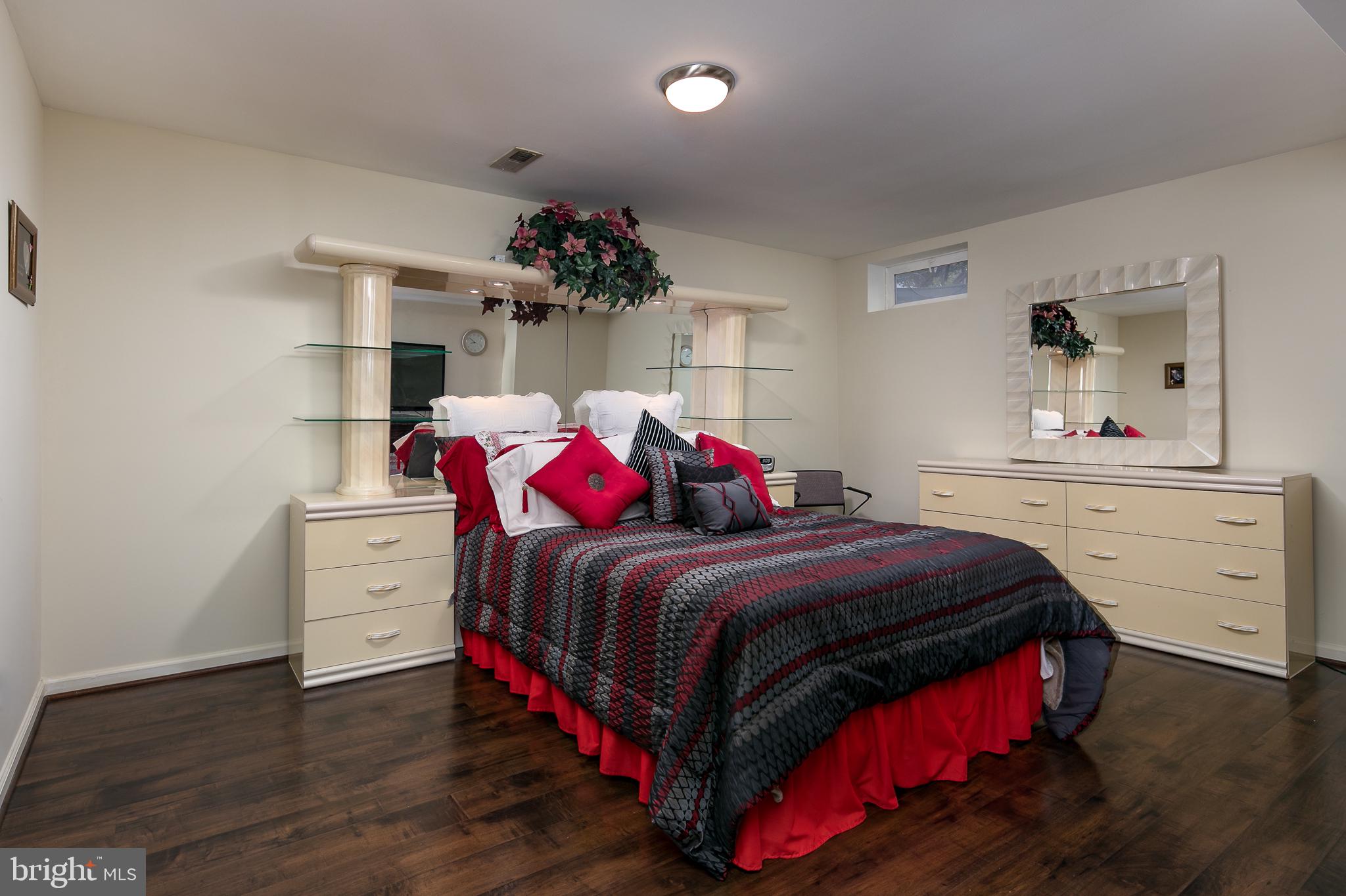 SOMERSET - Residential