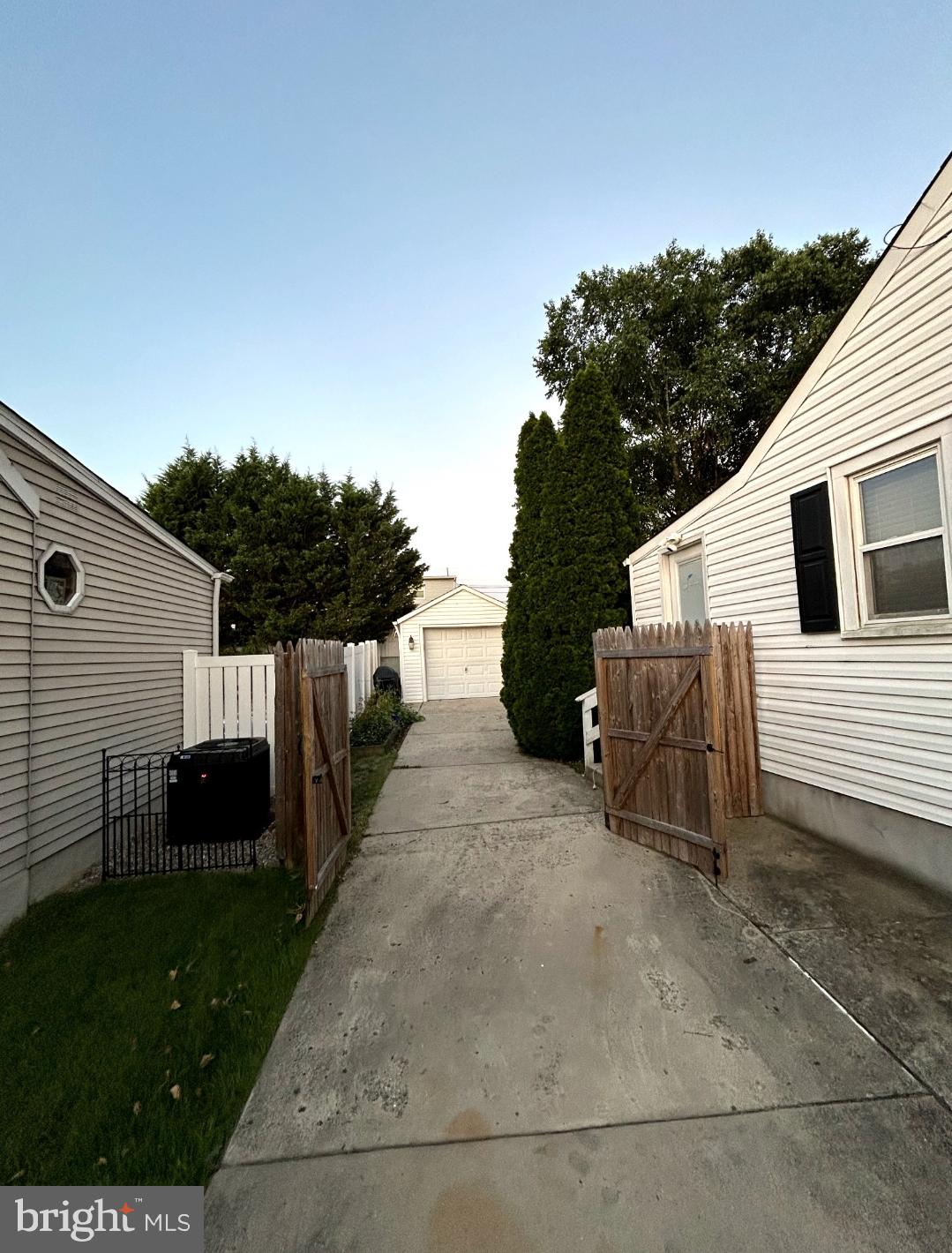 241 WARREN AVENUE