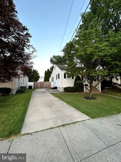 241 Warren Avenue, Bellmawr, NJ MLS: NJCD2099952