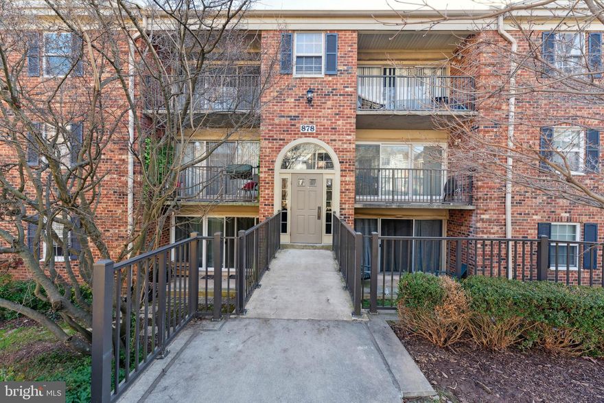 Offers due Tuesday 1/9 by 5pm - Great opportunity to own a full renovated unit in sought after Plymouth Woods!  Don't miss out on a great opportunity on a beautiful home.  2 bedrooms 1 full bathroom & 1 half bathroom.  This unit has everything, brand new berber carpet,  new paint, wonderfully renovated granite kitchen with matching stainless steel appliances, new windows have been installed, bathrooms have been renovated as well.  All you have to do is move in!  Great location for commuters and ease of access to commuting routes, local parks, restaurants, and local amenities.