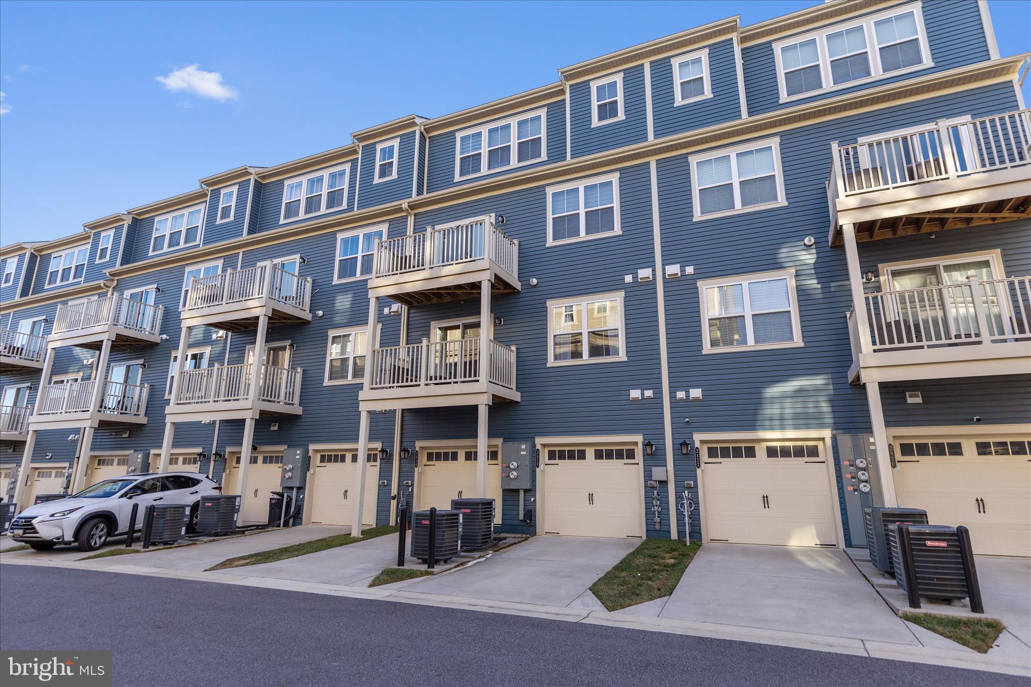 PARKSIDE - Residential