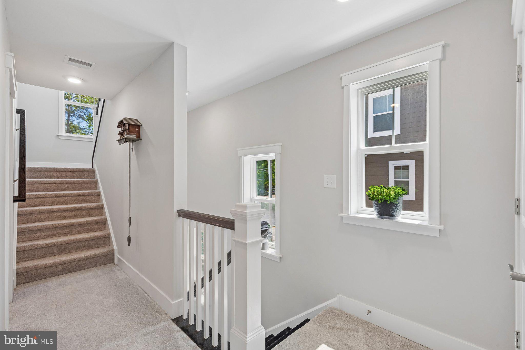 LEWIS MANOR - Residential