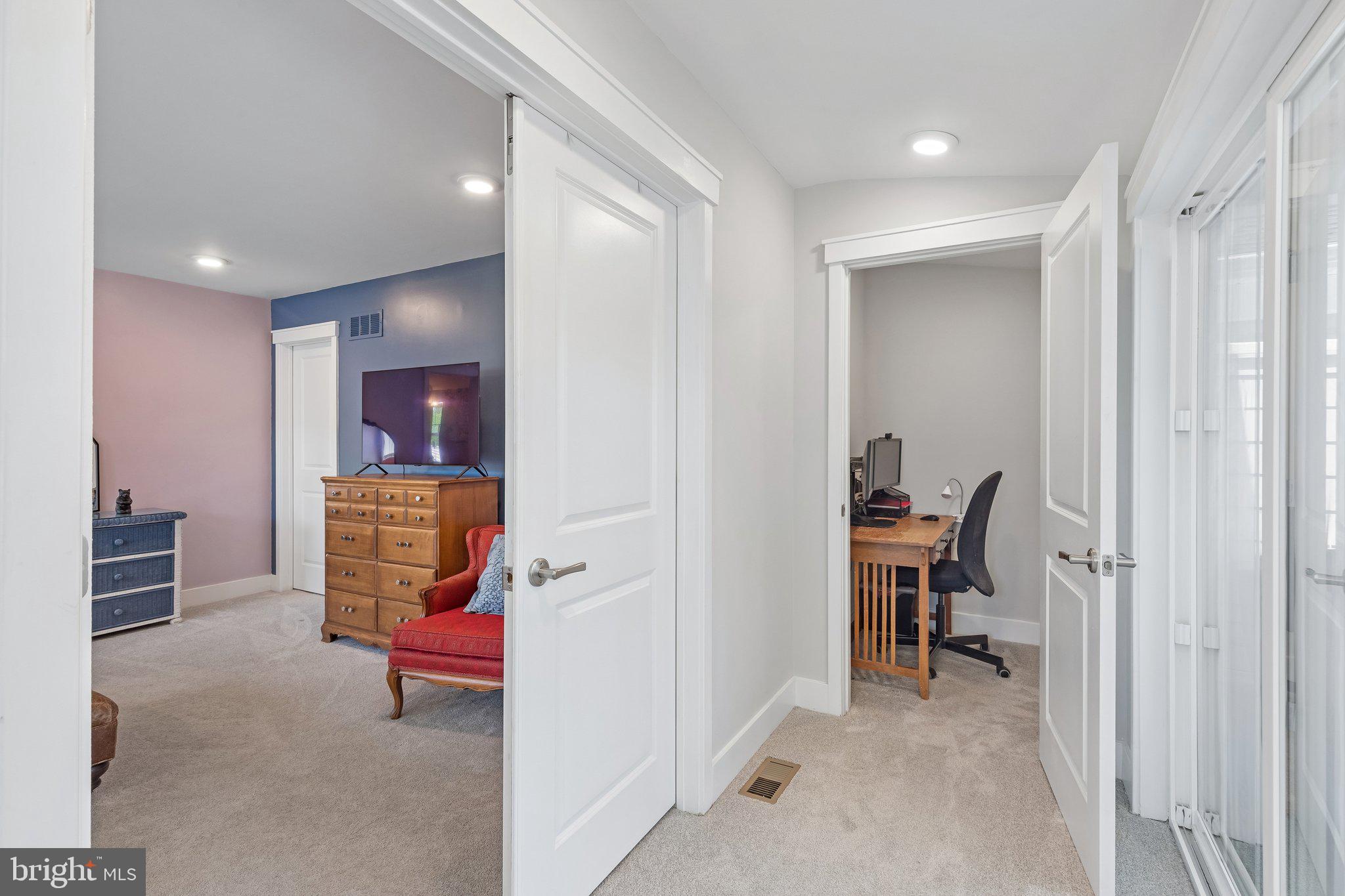 LEWIS MANOR - Residential