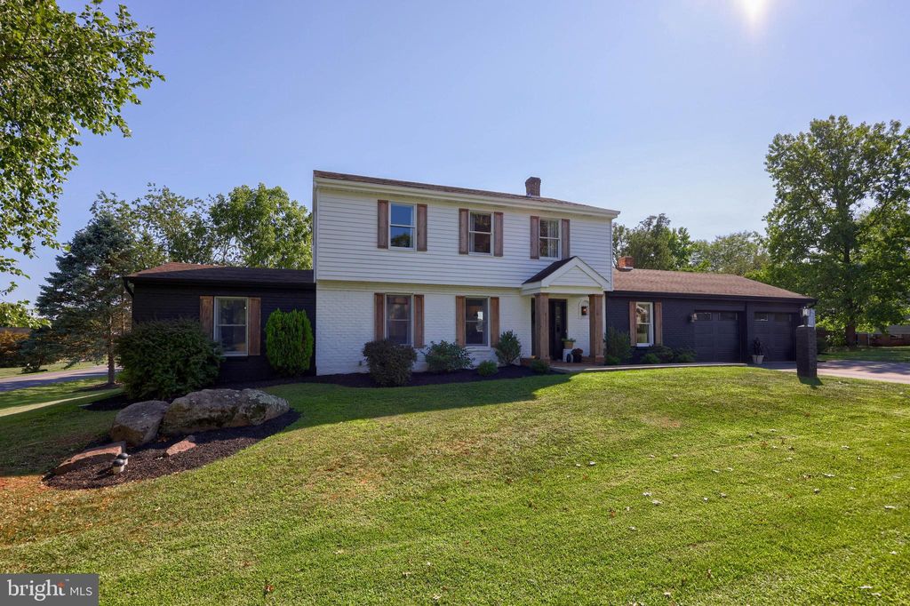 Photo of 2 MASTERS DR, DENVER, PA 17517 (MLS # PALA2039676)